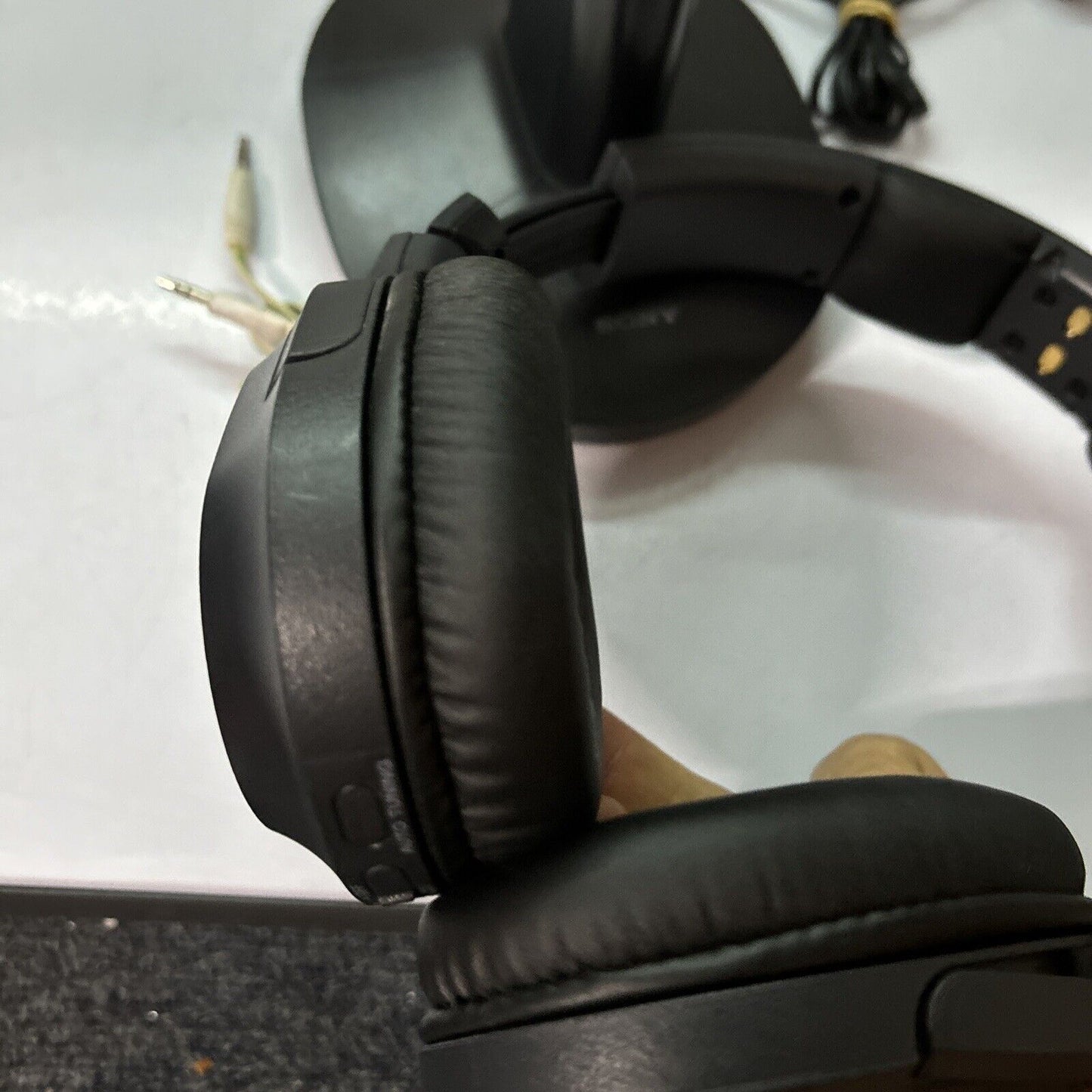 Sony MDR-RF995R Wireless Headphones RF Transmitter