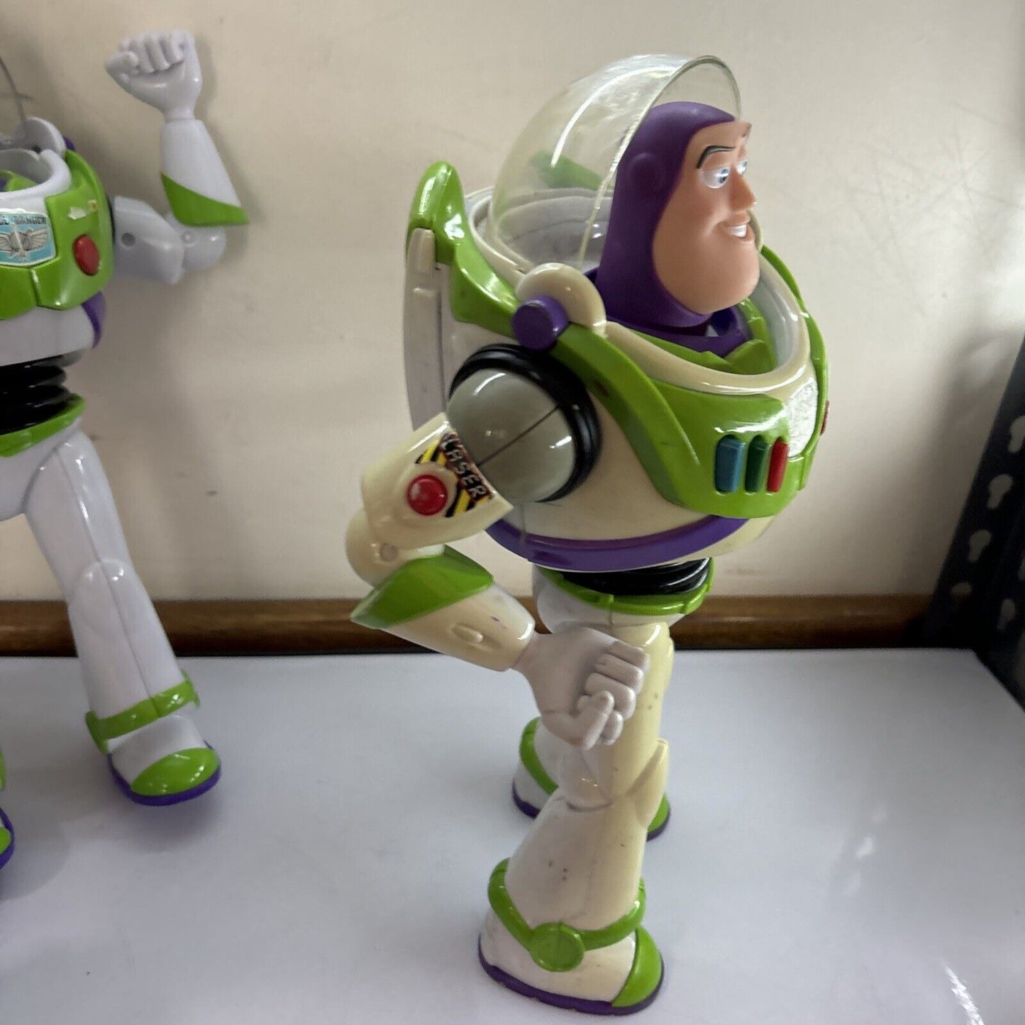 3x Buzz Lightyear 12" & 1x 7" / Woody 12" Toy Story Figure Working