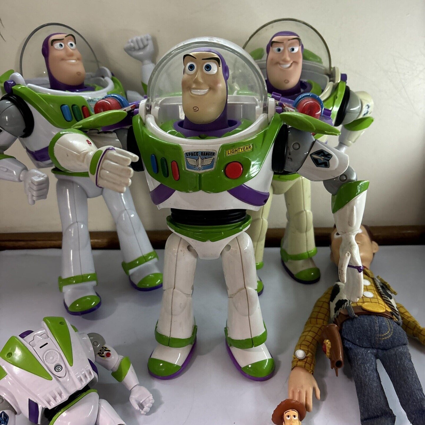 3x Buzz Lightyear 12" & 1x 7" / Woody 12" Toy Story Figure Working