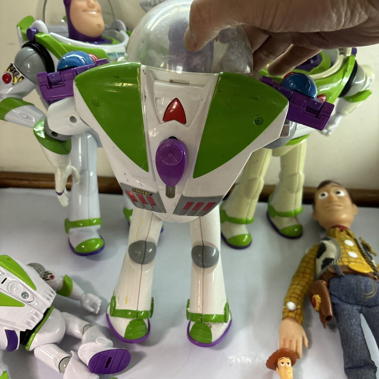 3x Buzz Lightyear 12" & 1x 7" / Woody 12" Toy Story Figure Working