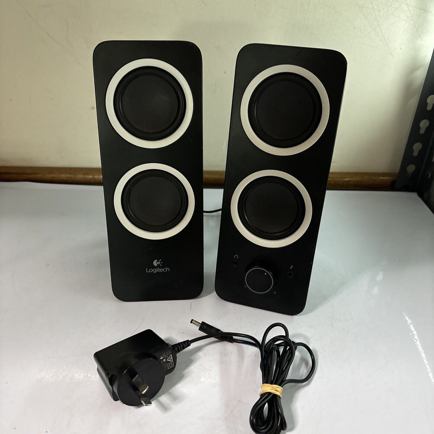 Logitech Multimedia Speakers Z200 S-00135 3.5mm
