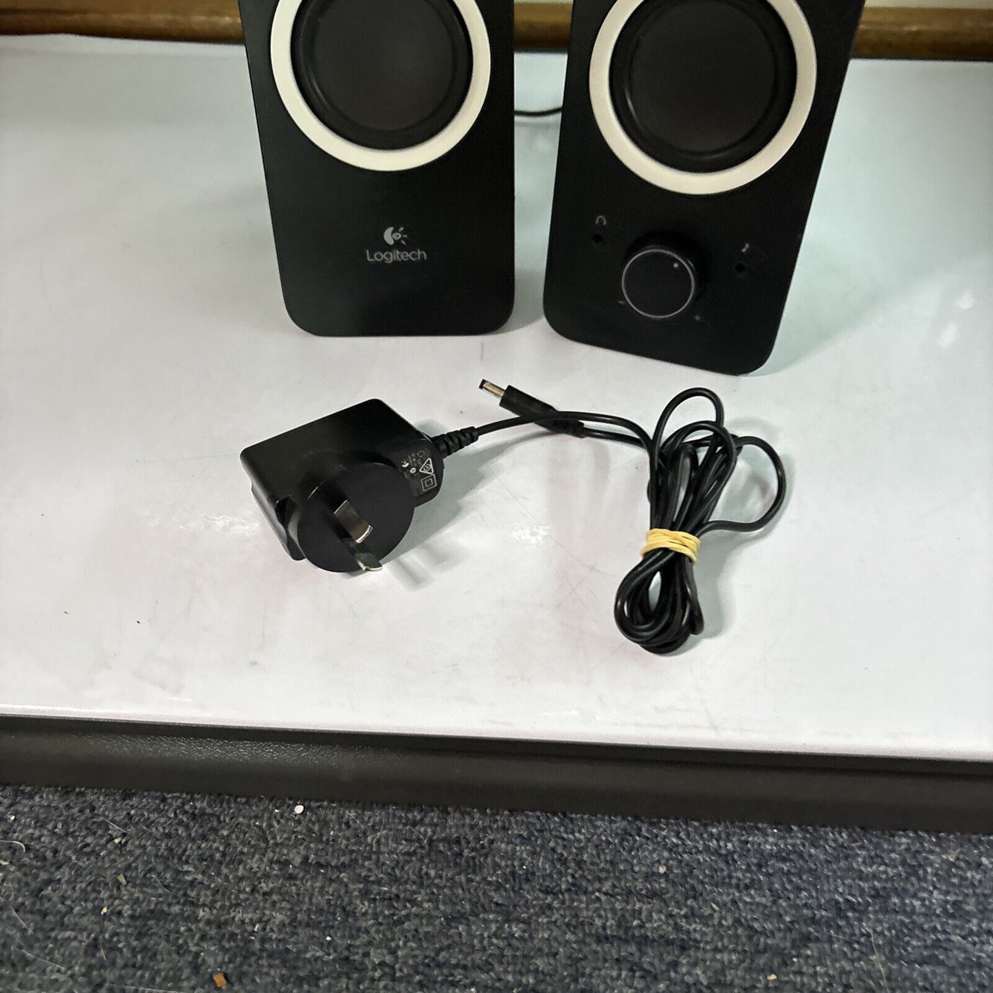 Logitech Multimedia Speakers Z200 S-00135 3.5mm