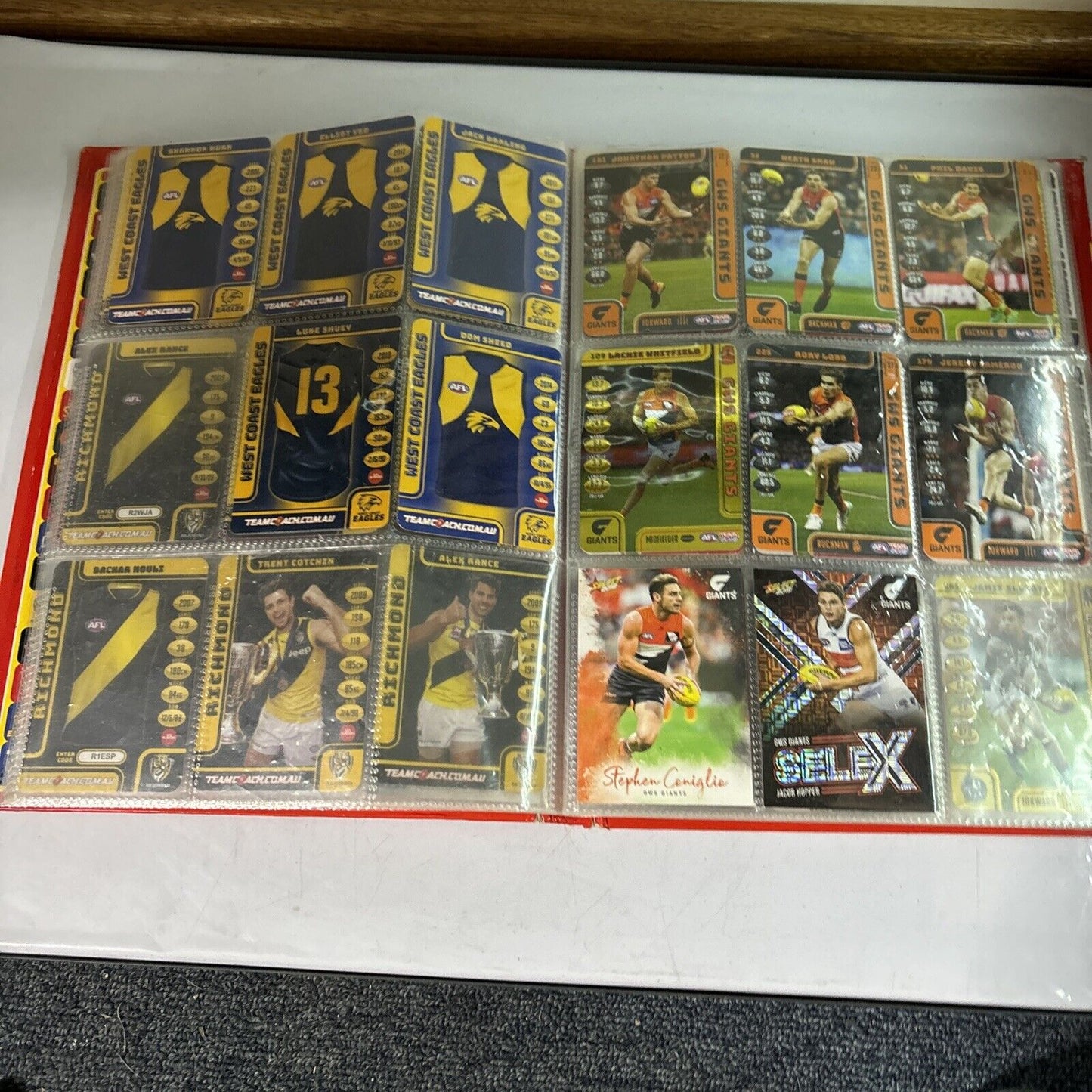 AFL Team 2018 Collector Album 111 Cards