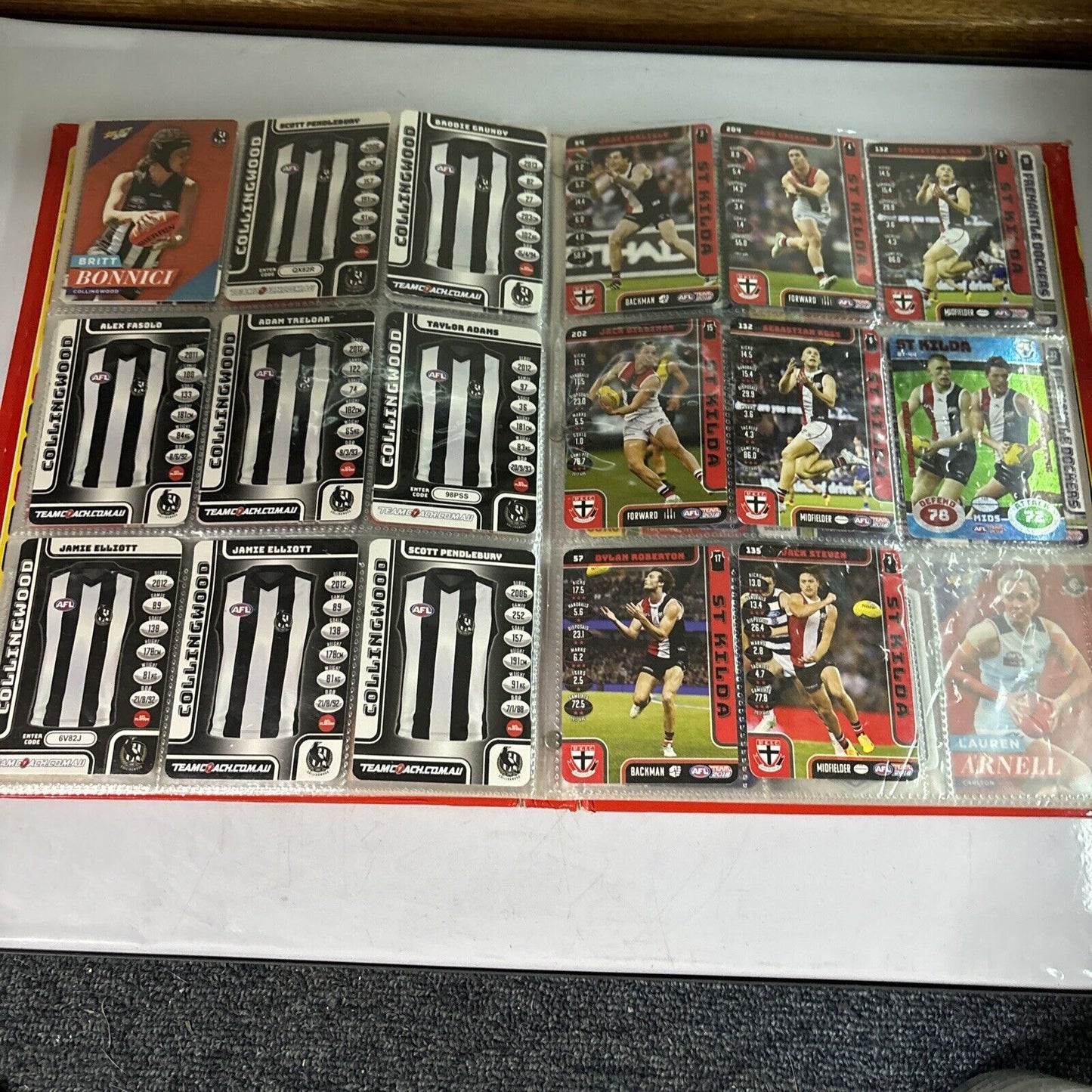 AFL Team 2018 Collector Album 111 Cards