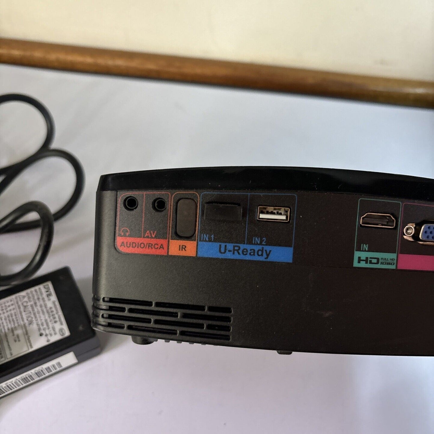 Erisan LCD Projector With Android GP80UP *No Remote Control*