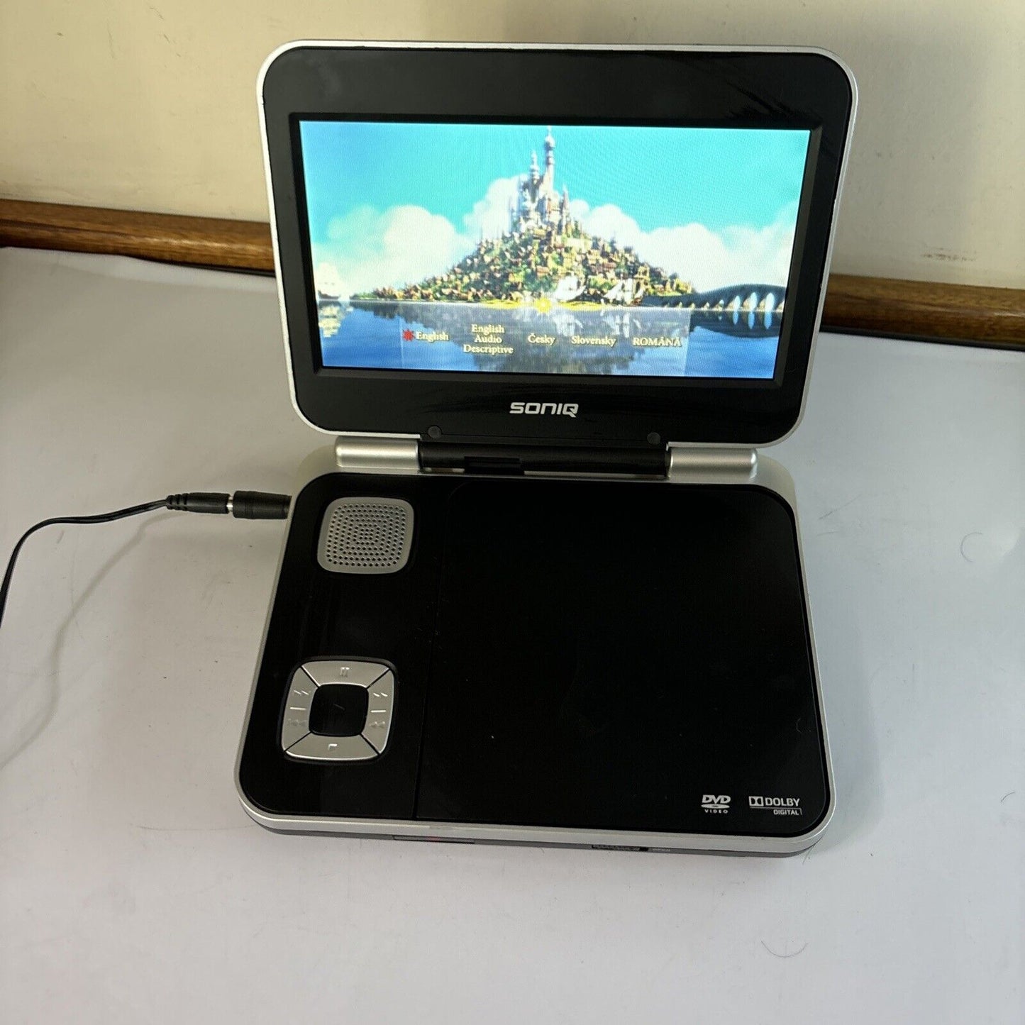 Soniq Portable DVD Player 8" QMD80B Region 4