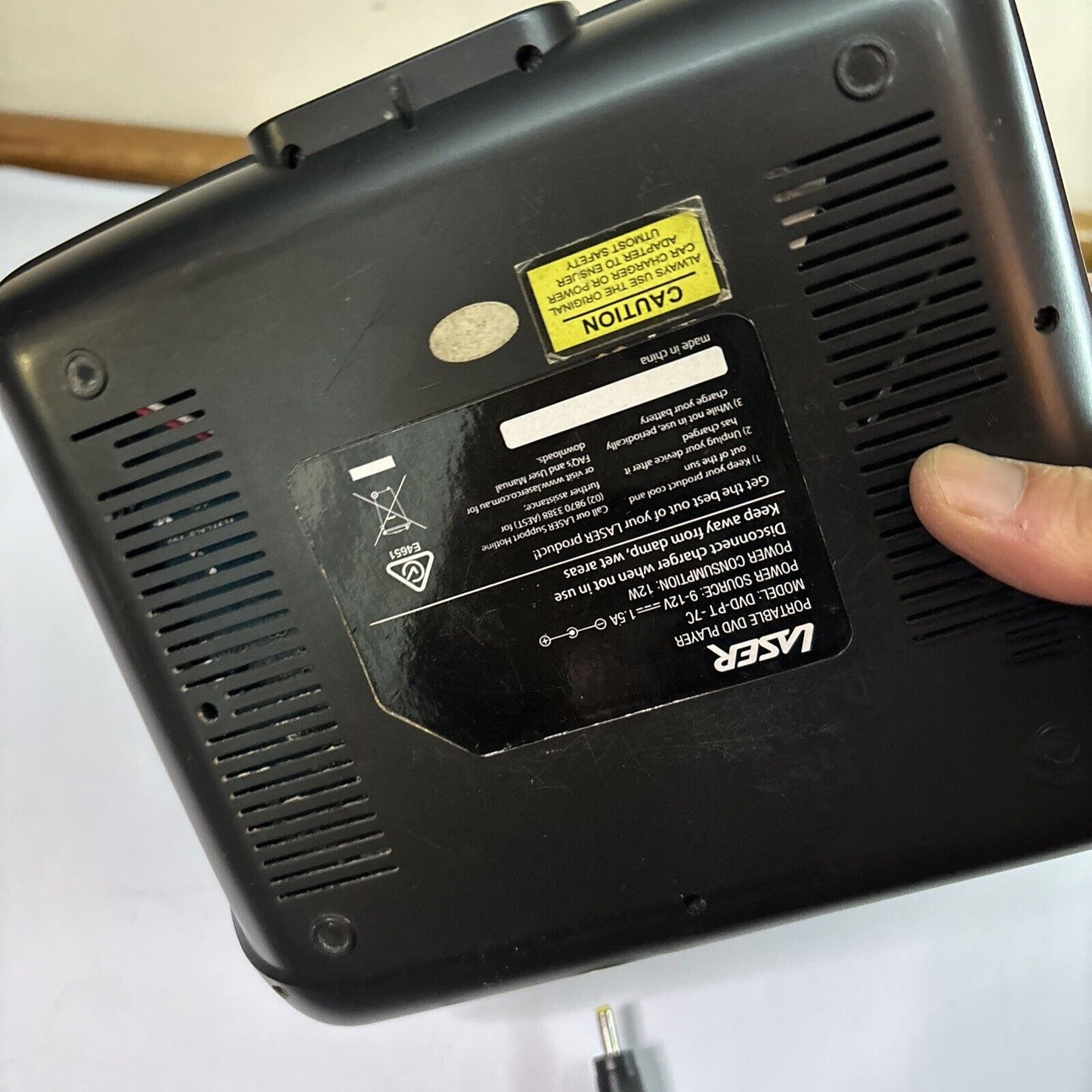 Laser 7" Portable DVD Player DVD-PT-7C Plays   All Regions