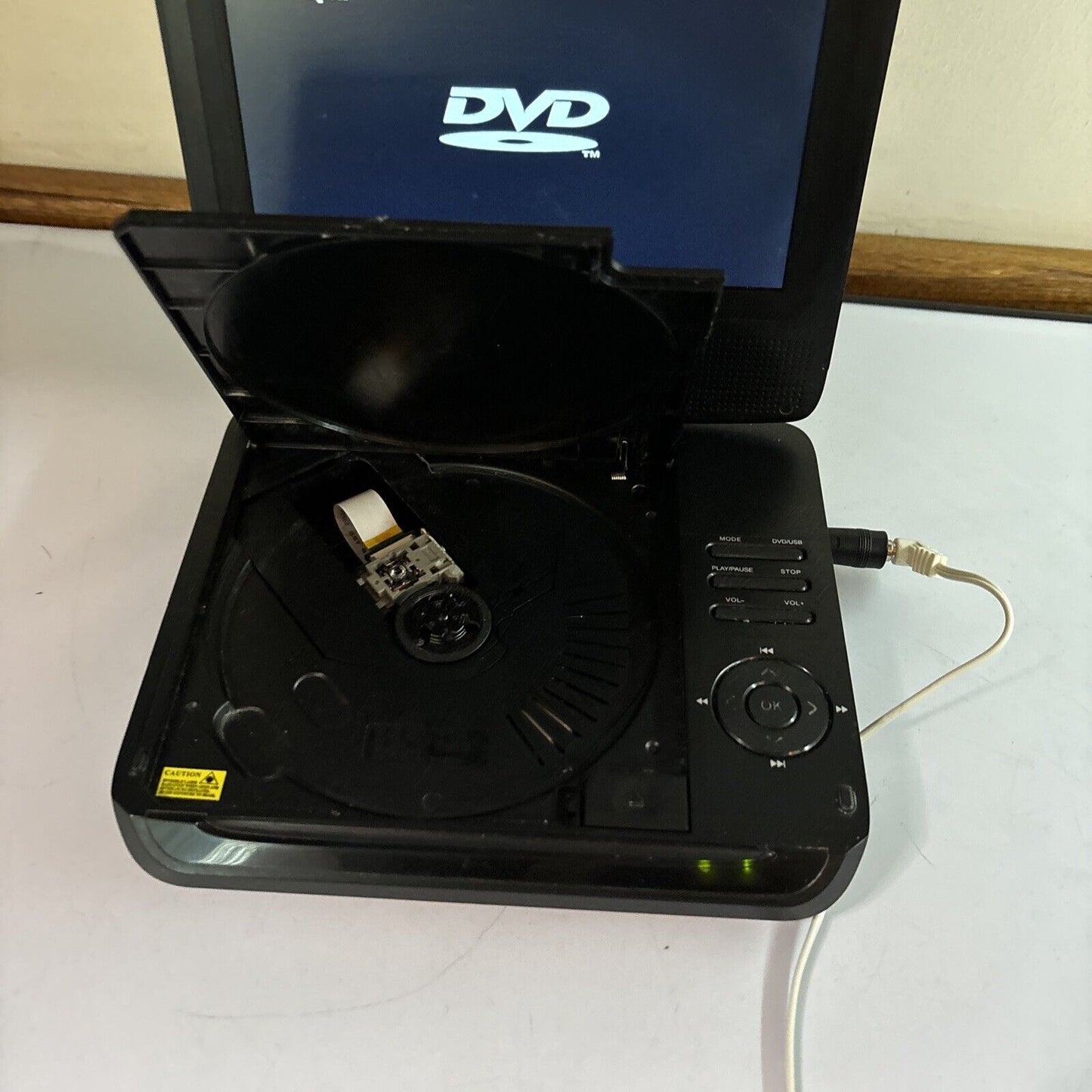 Laser 7" Portable DVD Player DVD-PT-7C Plays   All Regions