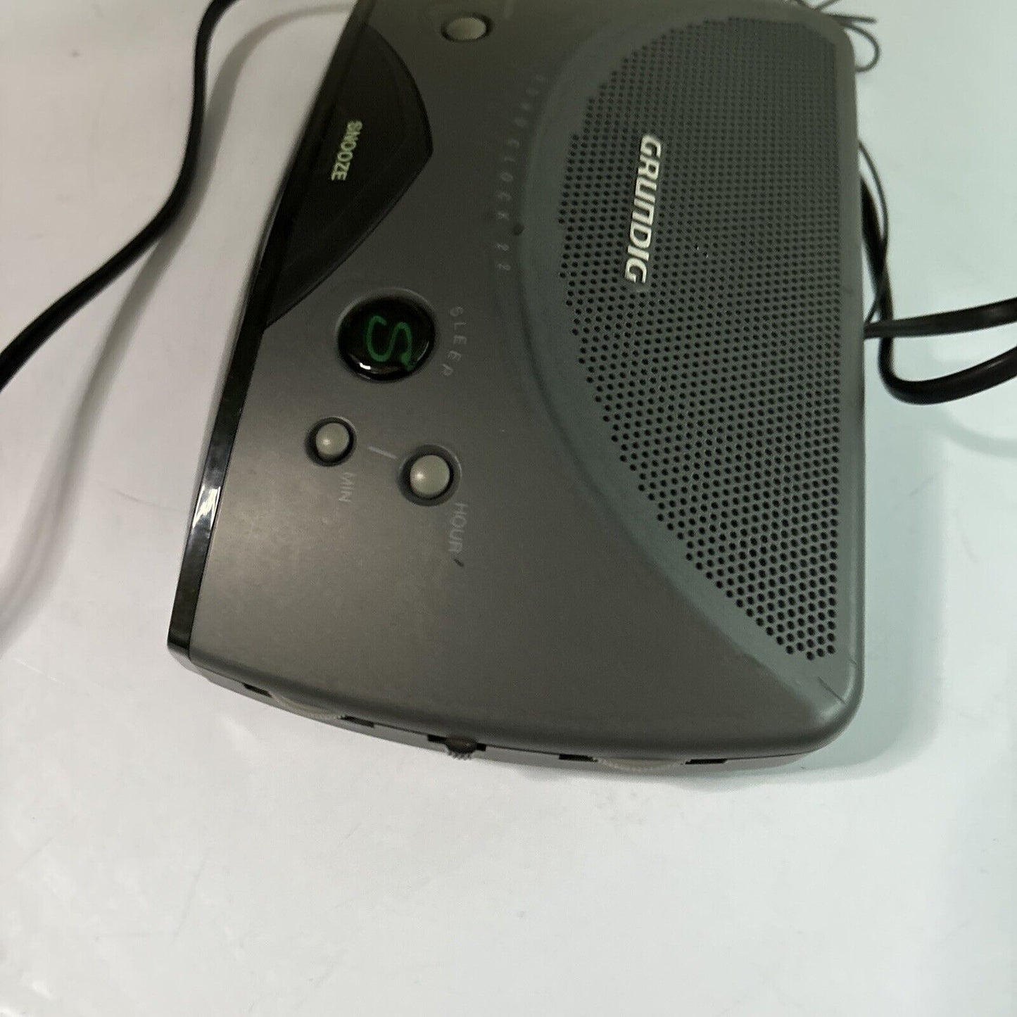 Grundig Alarm Clock AM/FM Radio Sonoclock22