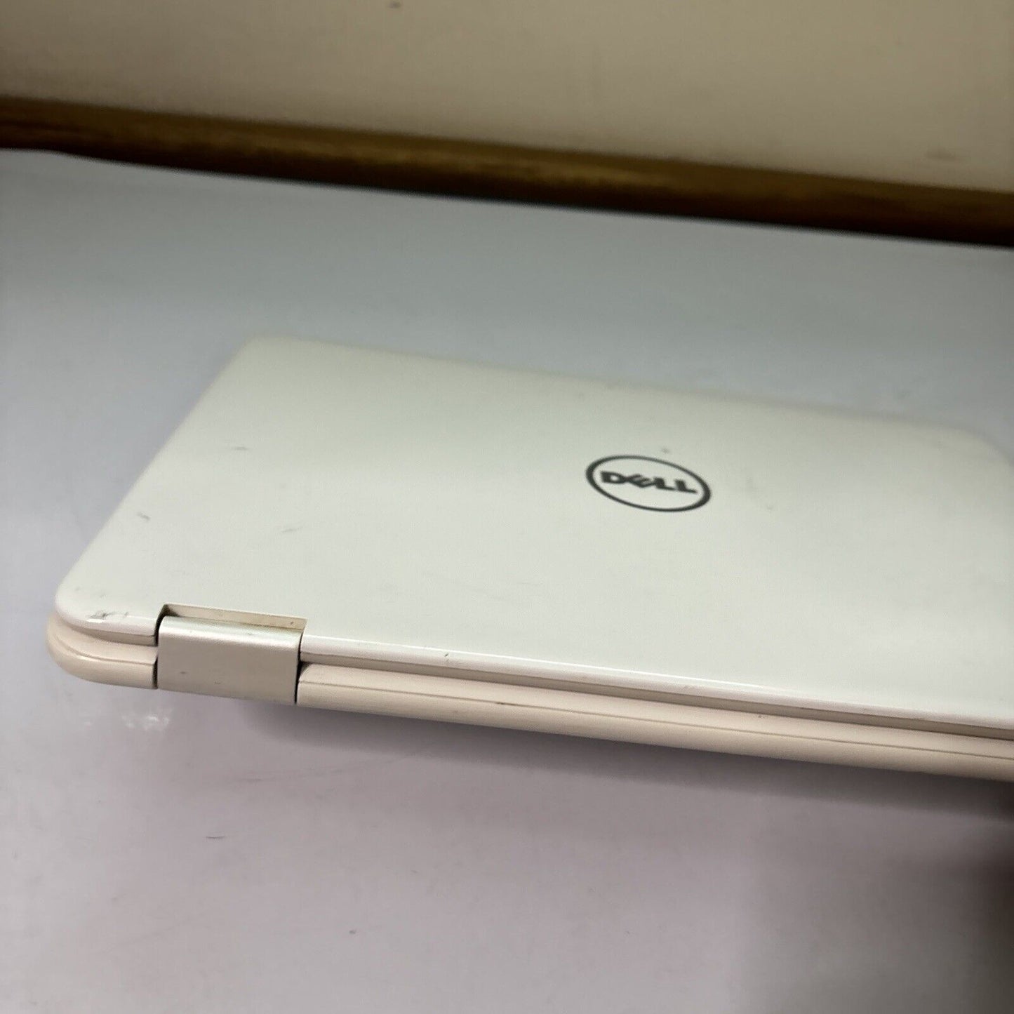 Dell Inspiron 11 P25T Intel N3710 120gb SDD 4gb RAM *For Parts: Cracked Screen*