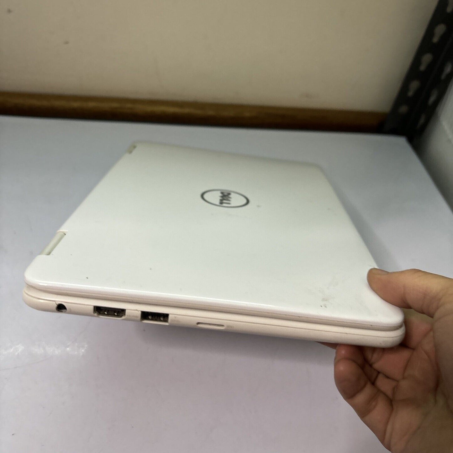 Dell Inspiron 11 P25T Intel N3710 120gb SDD 4gb RAM *For Parts: Cracked Screen*