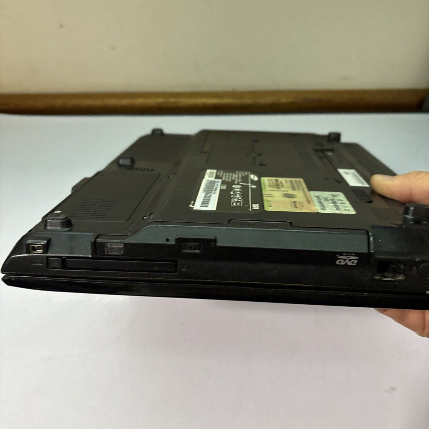 Samsung Q70 Intel T2330 2gb RAM 120gb HDD DVD *Missing Keys*