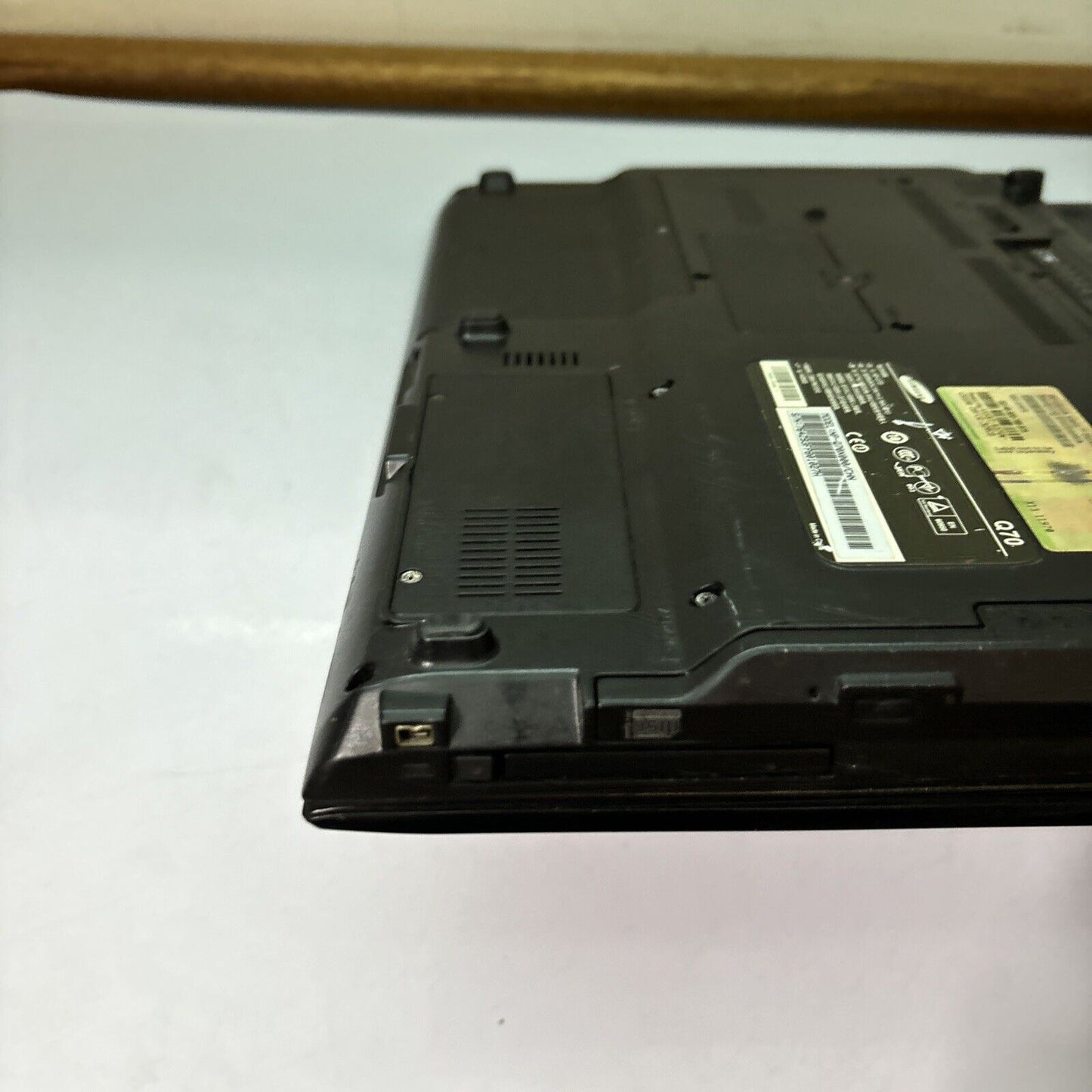 Samsung Q70 Intel T2330 2gb RAM 120gb HDD DVD *Missing Keys*