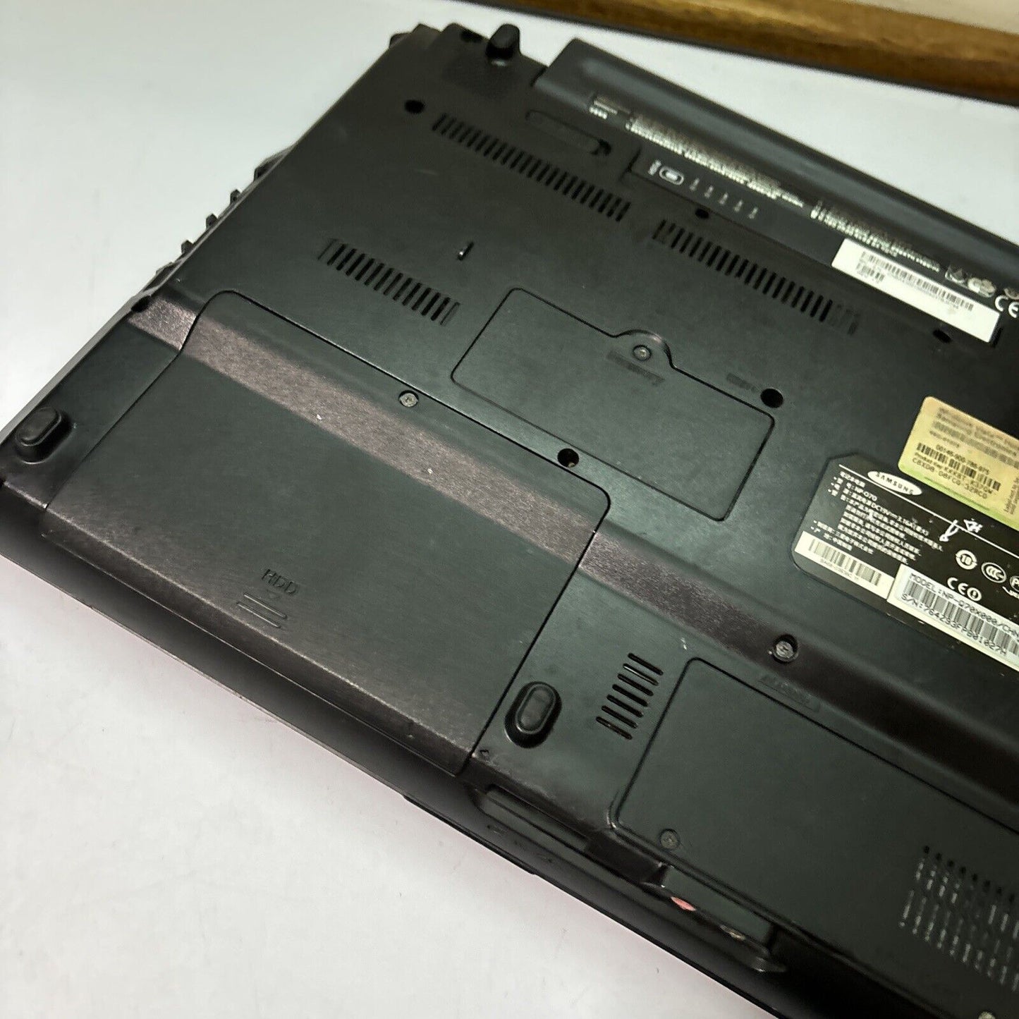 Samsung Q70 Intel T2330 2gb RAM 120gb HDD DVD *Missing Keys*