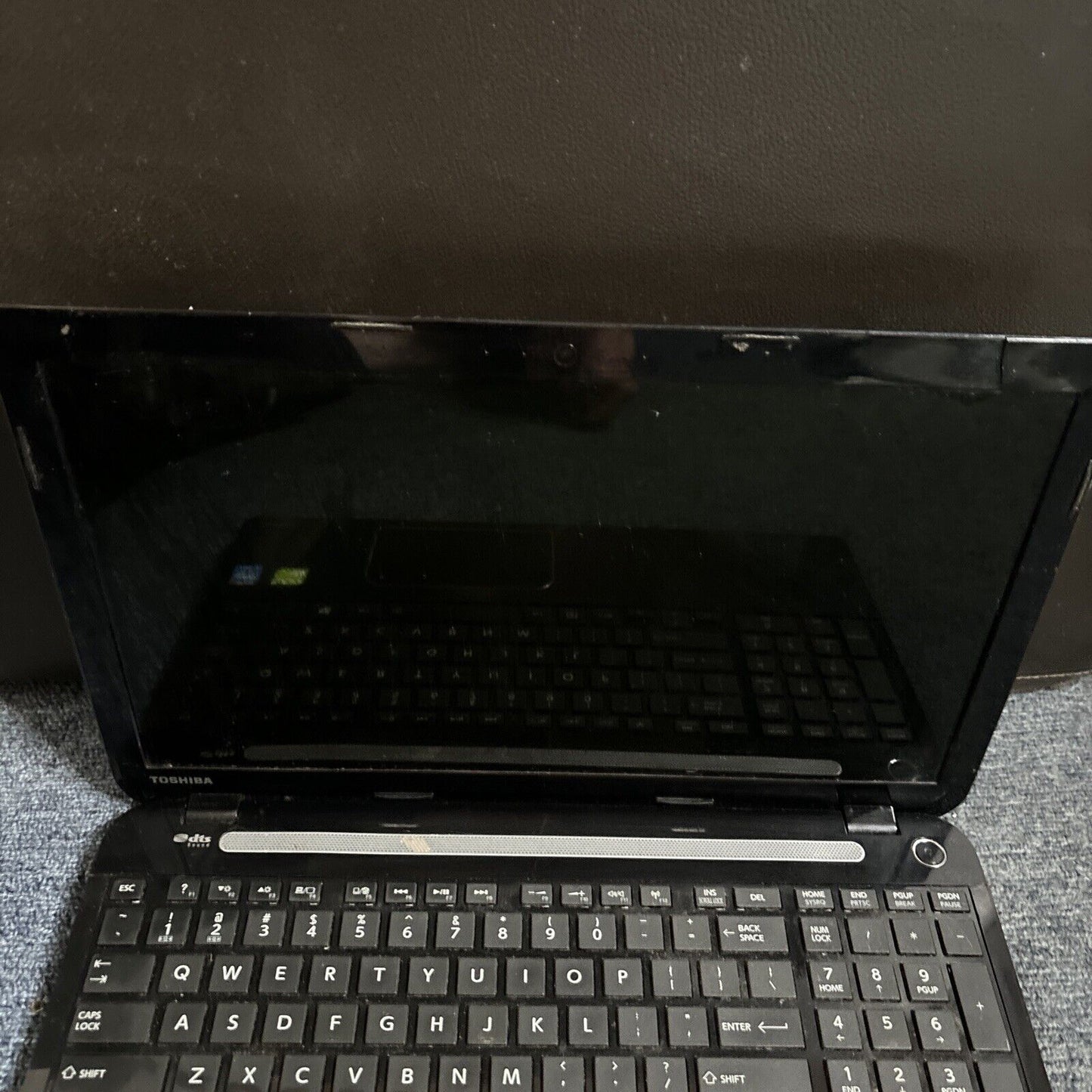 Toshiba Satellite L50-A i5-4200U 4gb RAM 700GB HDD DVD *For Parts: Dead Battery*