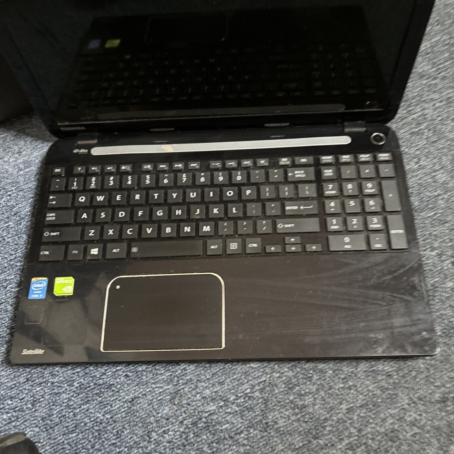 Toshiba Satellite L50-A i5-4200U 4gb RAM 700GB HDD DVD *For Parts: Dead Battery*
