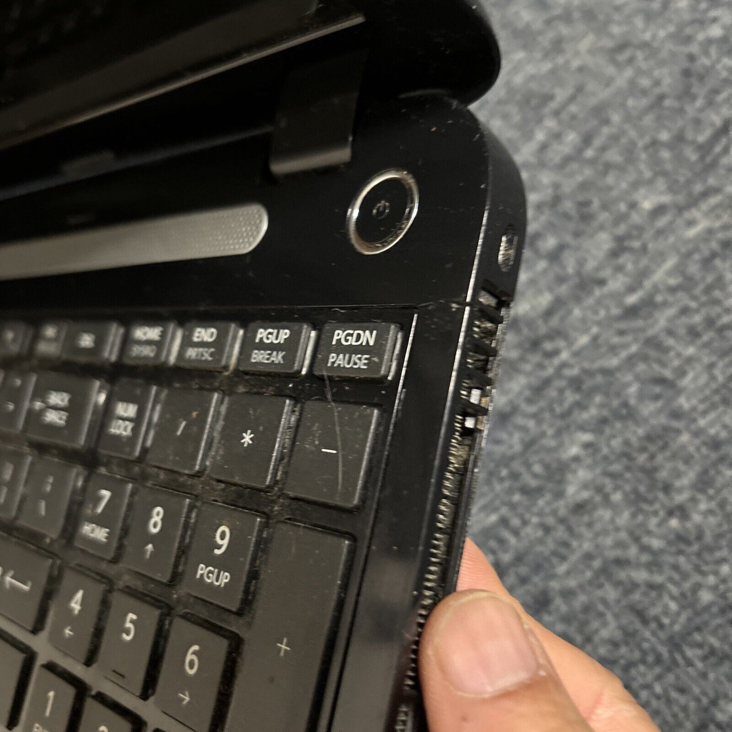 Toshiba Satellite L50-A i5-4200U 4gb RAM 700GB HDD DVD *For Parts: Dead Battery*