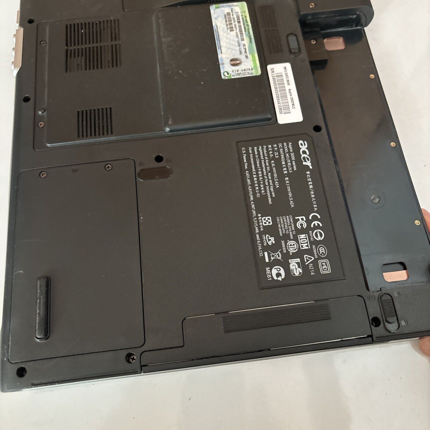 Acer Aspire 3000 Notebook AMD 3000+ 192MB RAM 18GB HDD DVD Drive *No Batteries*