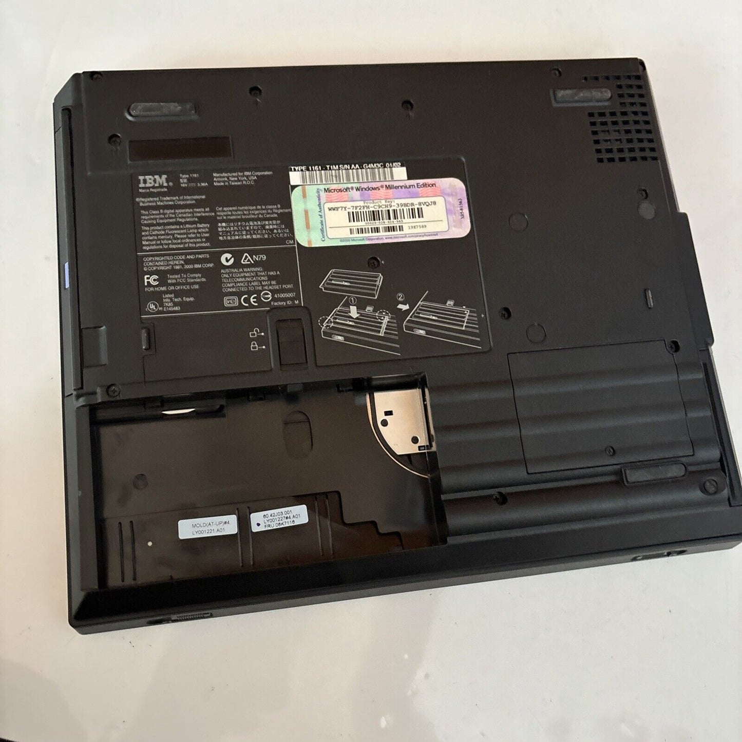 IBM ThinkPad Type 1161 Intel Celeron 548Mhz 64MB RAM 10GB HDD *Nl No Batteries*