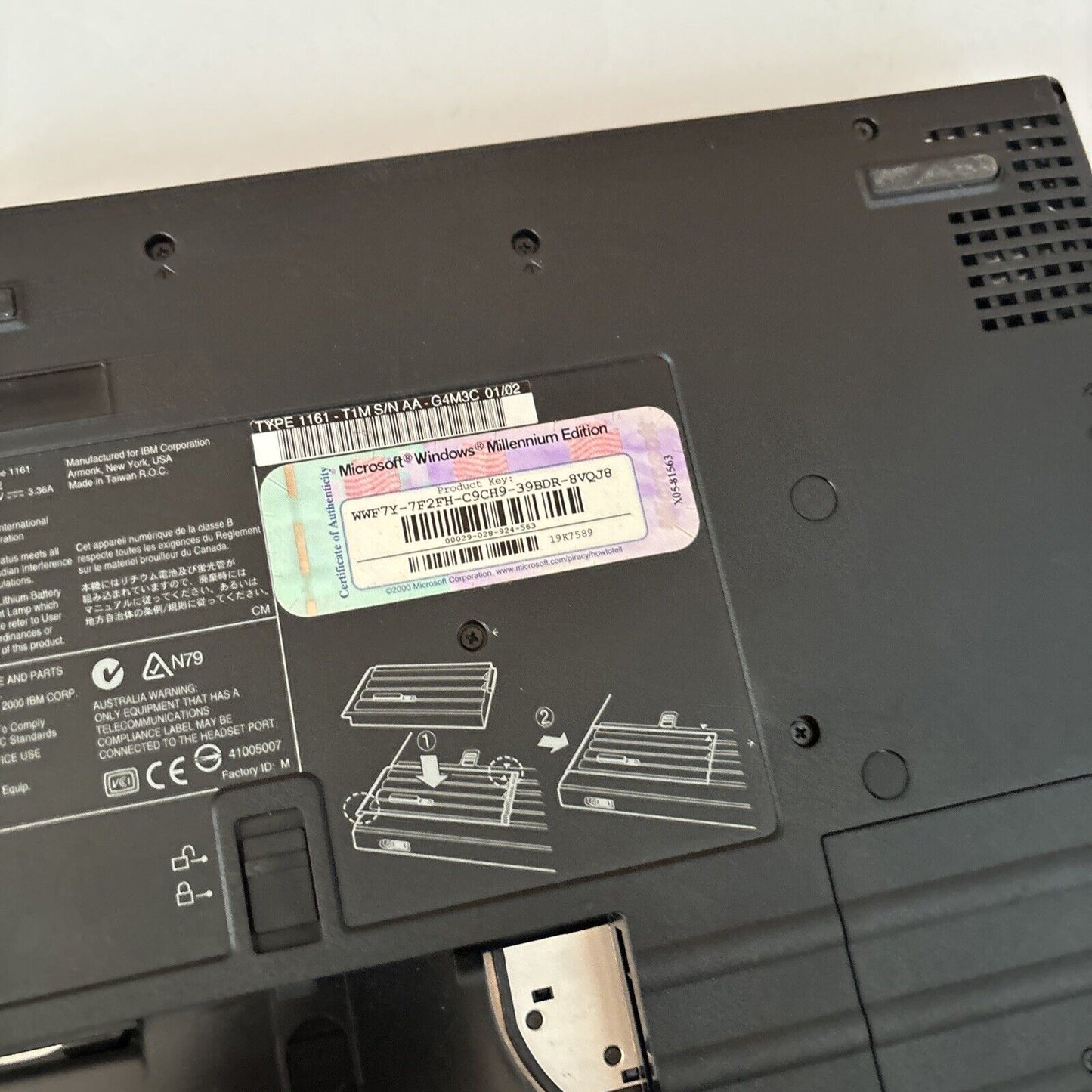 IBM ThinkPad Type 1161 Intel Celeron 548Mhz 64MB RAM 10GB HDD *Nl No Batteries*