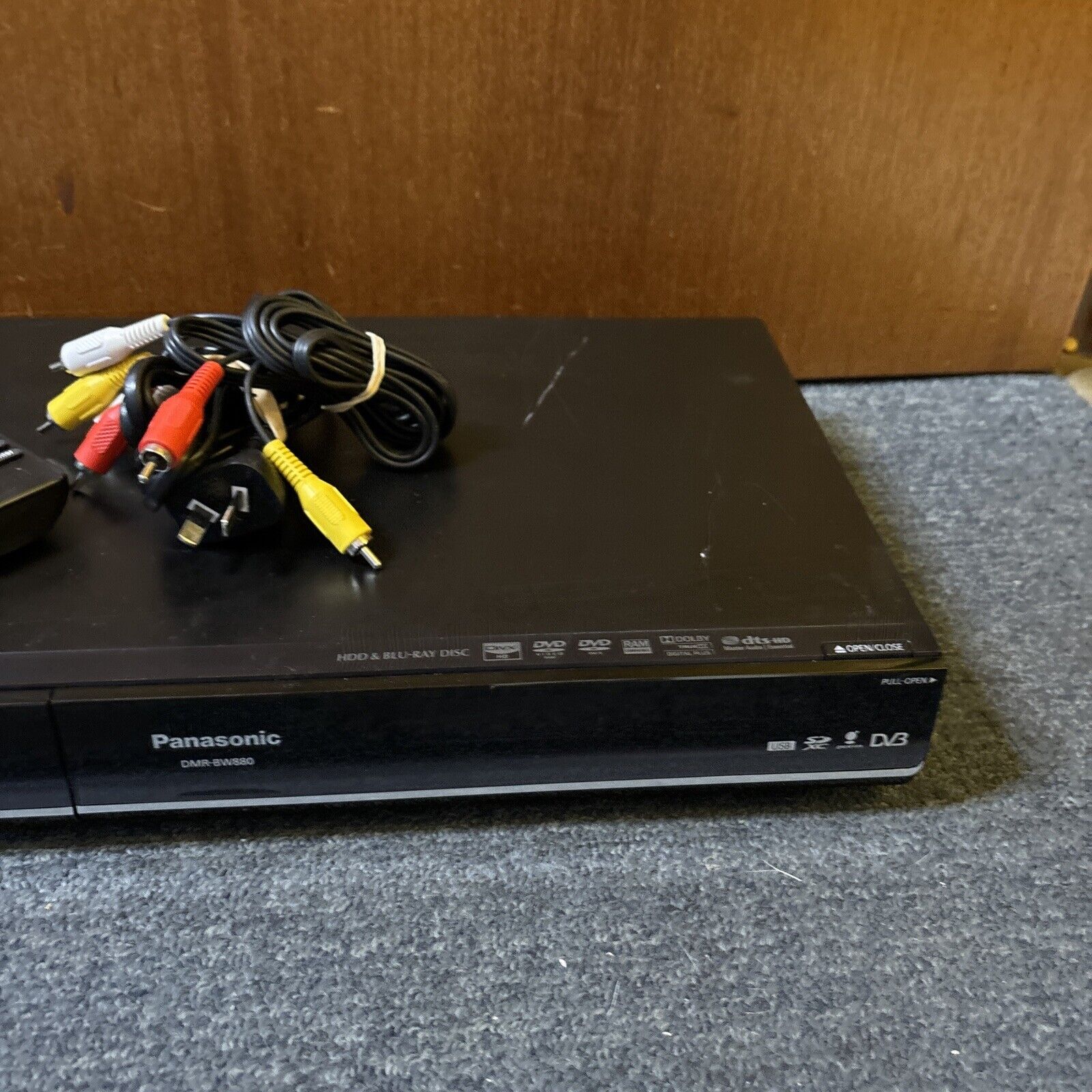 Panasonic Bluray Disc Recorder Player & HDD TV Tuner DMR-BW880