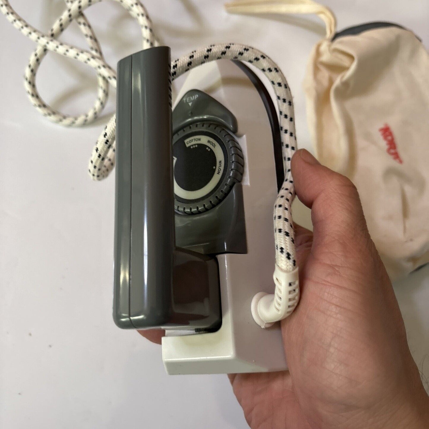 Korjo Travel Iron IDT29 V93187 120V & 240V Compatible