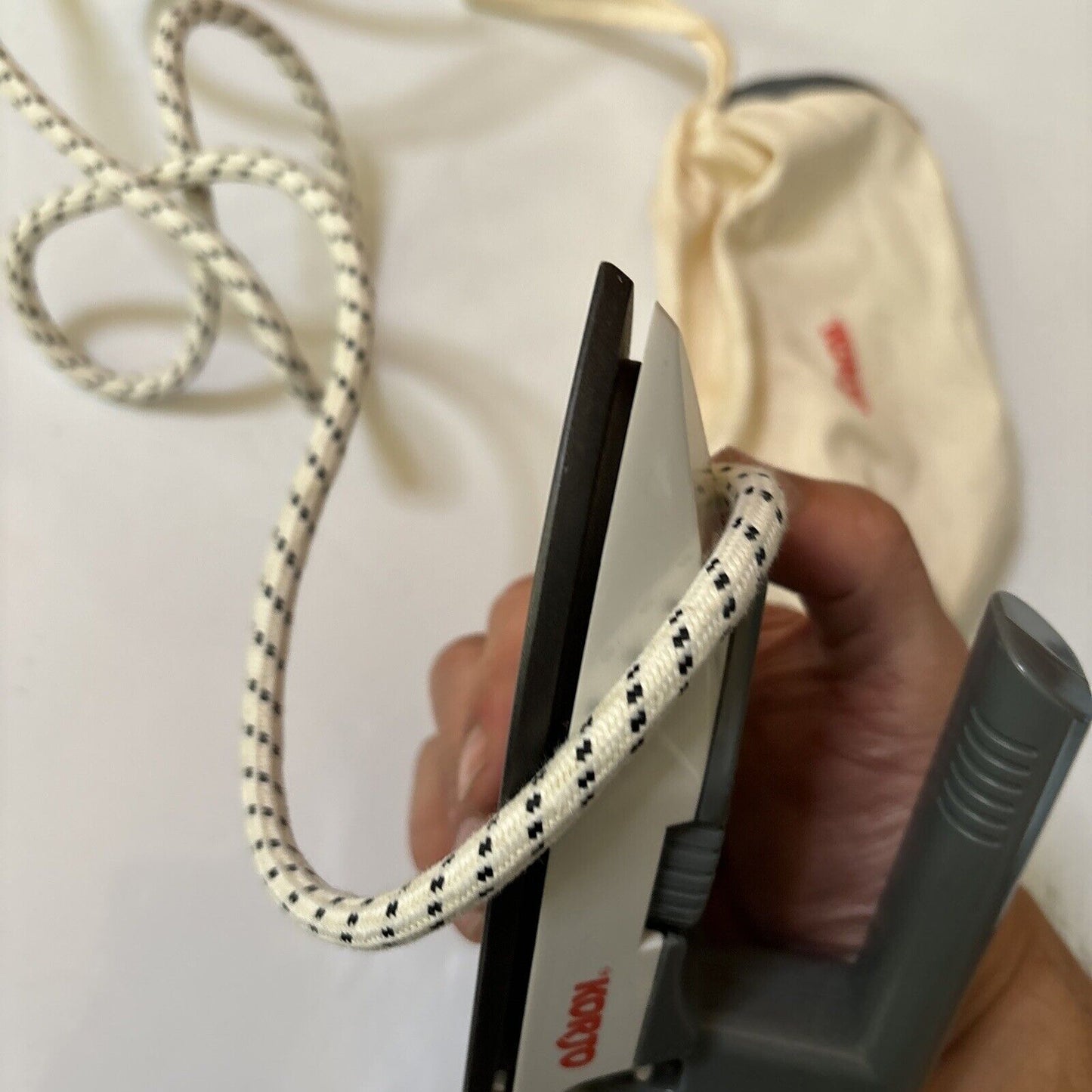 Korjo Travel Iron IDT29 V93187 120V & 240V Compatible