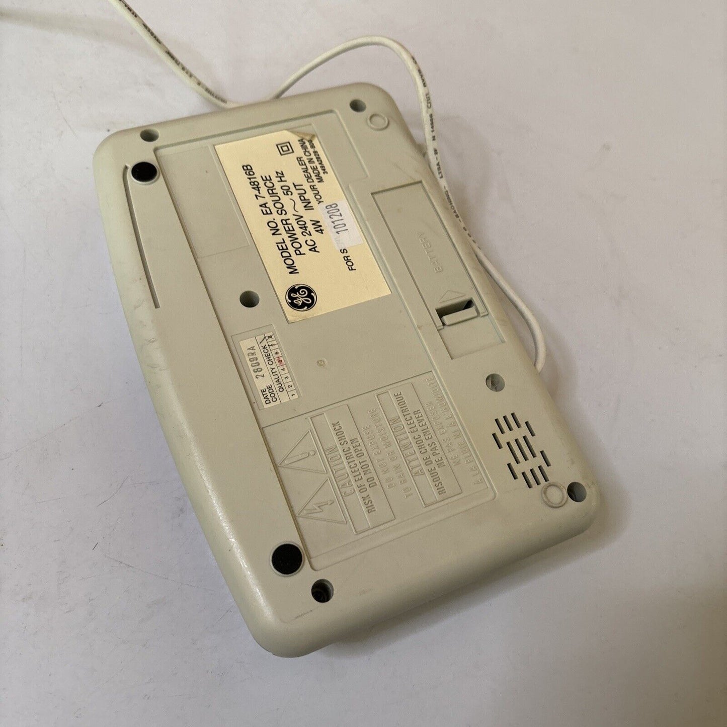 General Electric GE Alarm Clock AM/FM Radio EA 7-4816B