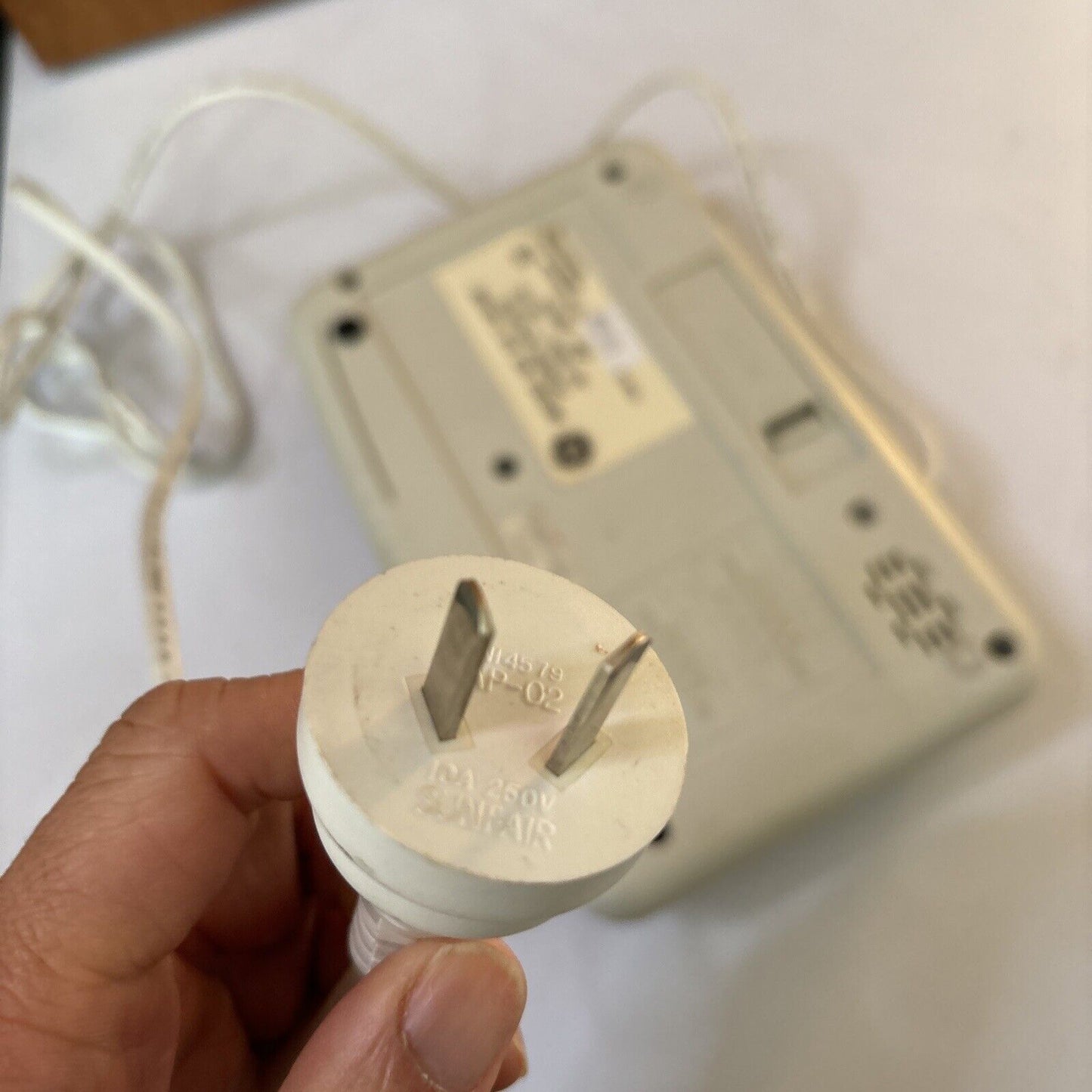 General Electric GE Alarm Clock AM/FM Radio EA 7-4816B