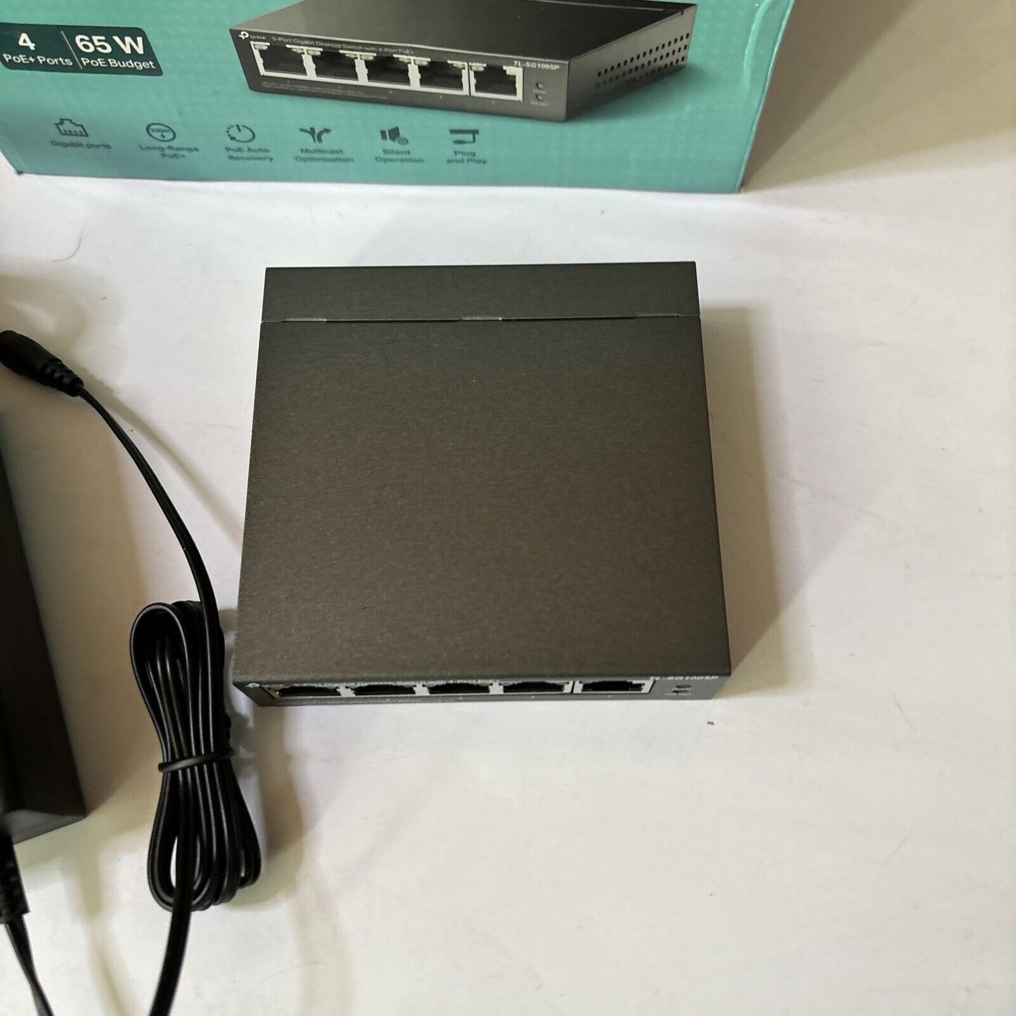 TP-Link 5-Port Gigabit Desktop Switch with 4-Port PoE+ TL-SG1005P