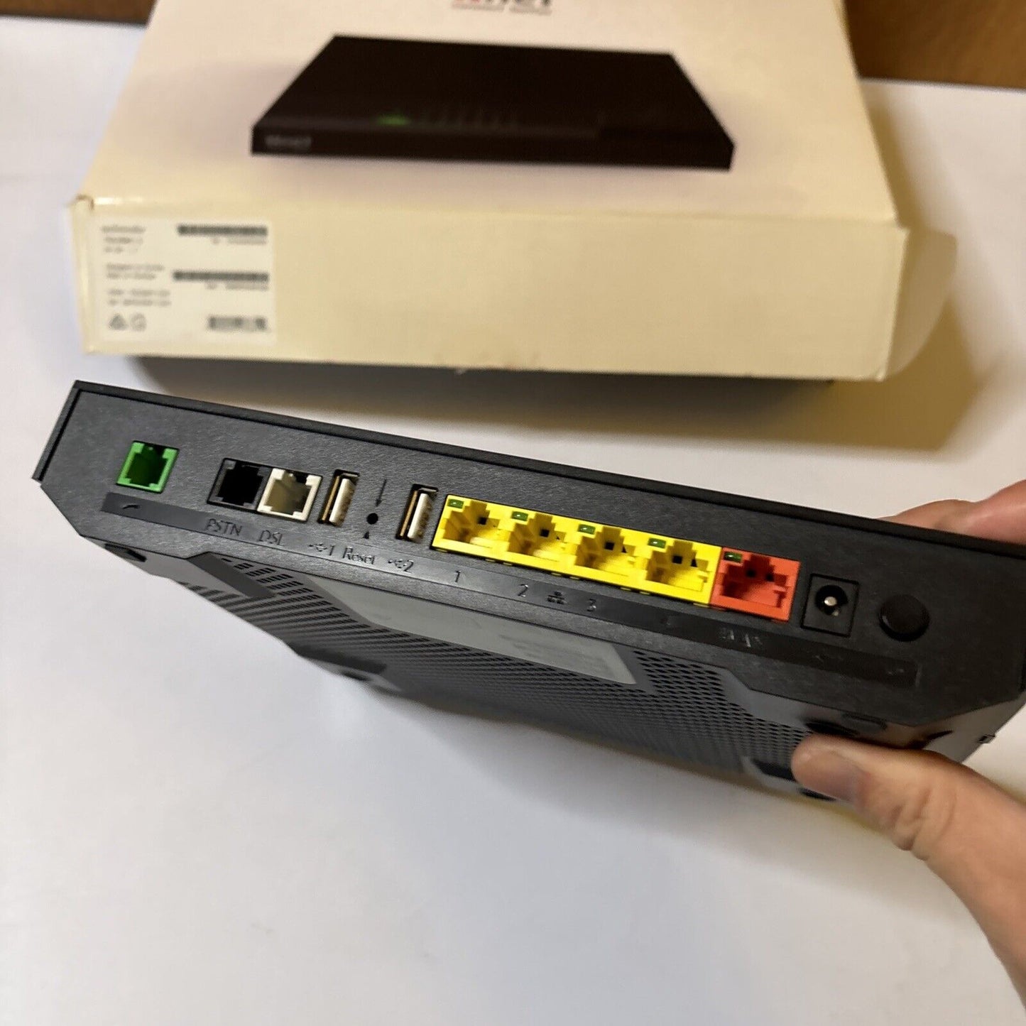 iiNet Technicolor Modem Wireless VoIP TGiinet-1  *Never Used*