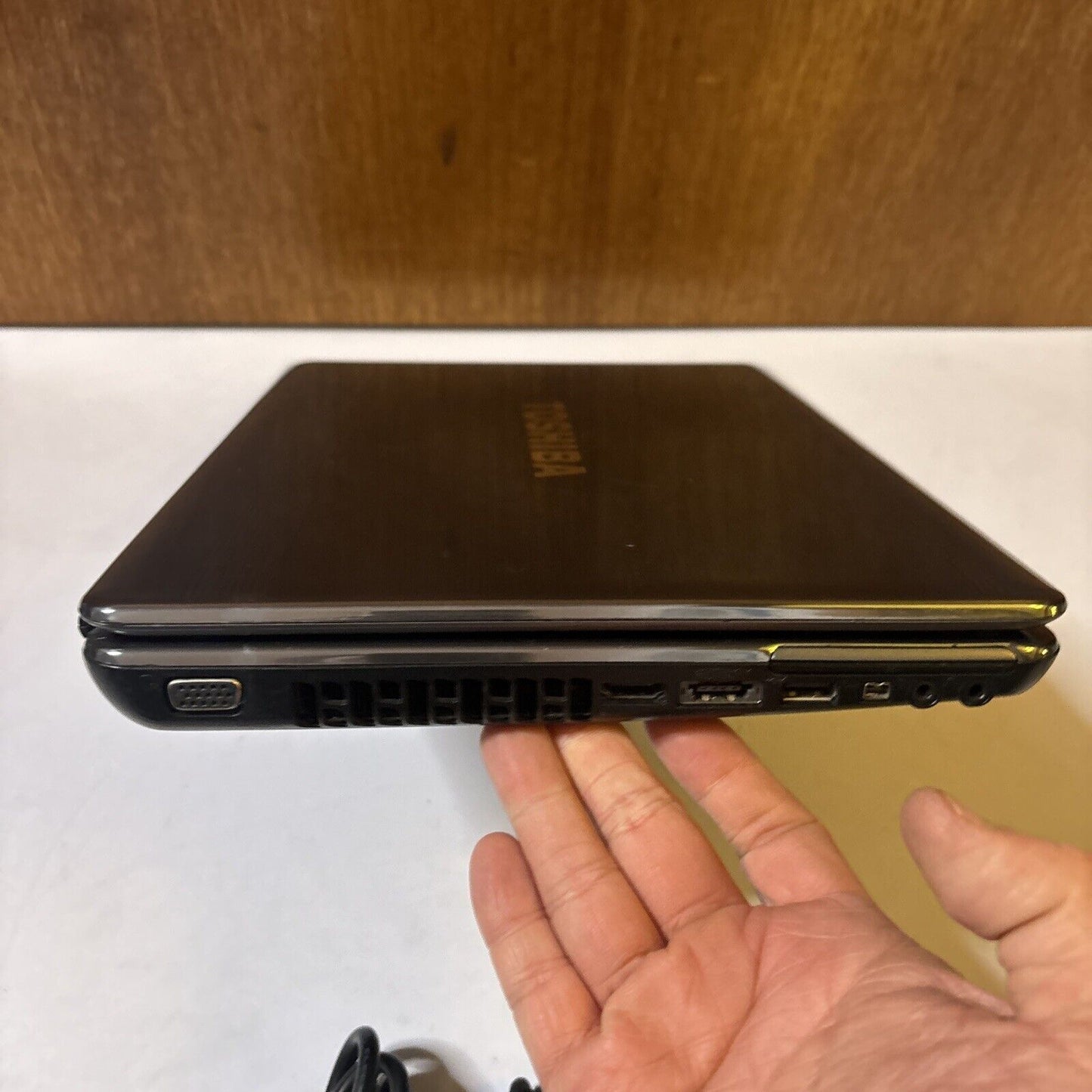 Toshiba Satellite 13" Laptop U400 Intel Core 2 Duo 400gb HDD 4GB RAM DVD Drive
