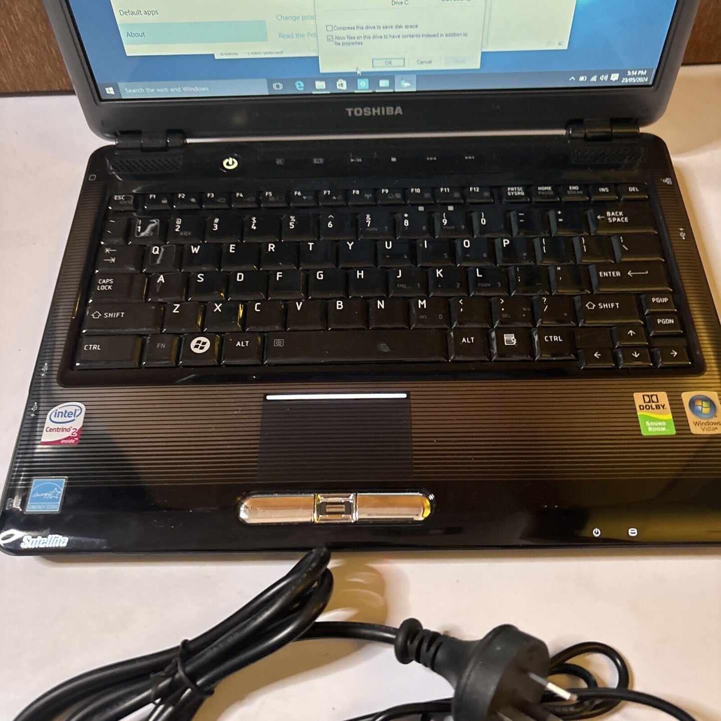 Toshiba Satellite 13" Laptop U400 Intel Core 2 Duo 400gb HDD 4GB RAM DVD Drive