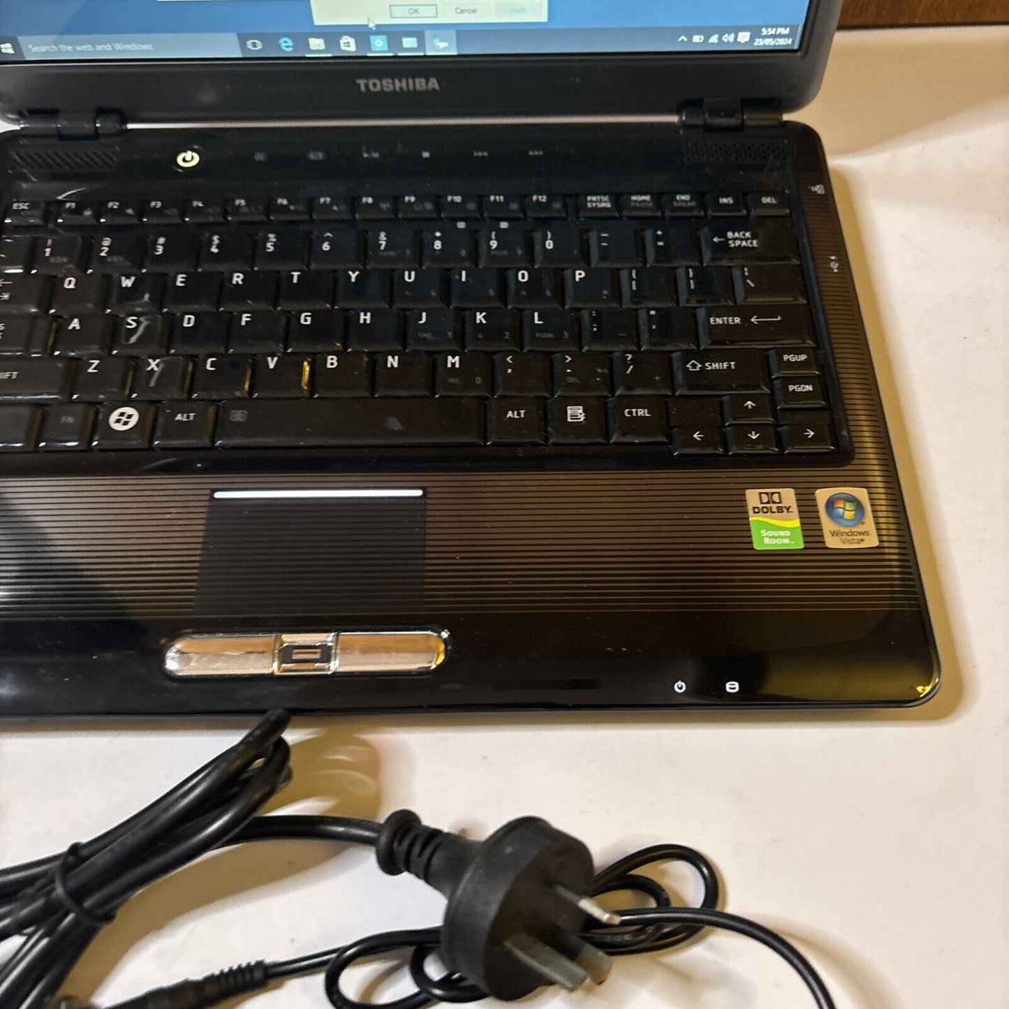 Toshiba Satellite 13" Laptop U400 Intel Core 2 Duo 400gb HDD 4GB RAM DVD Drive