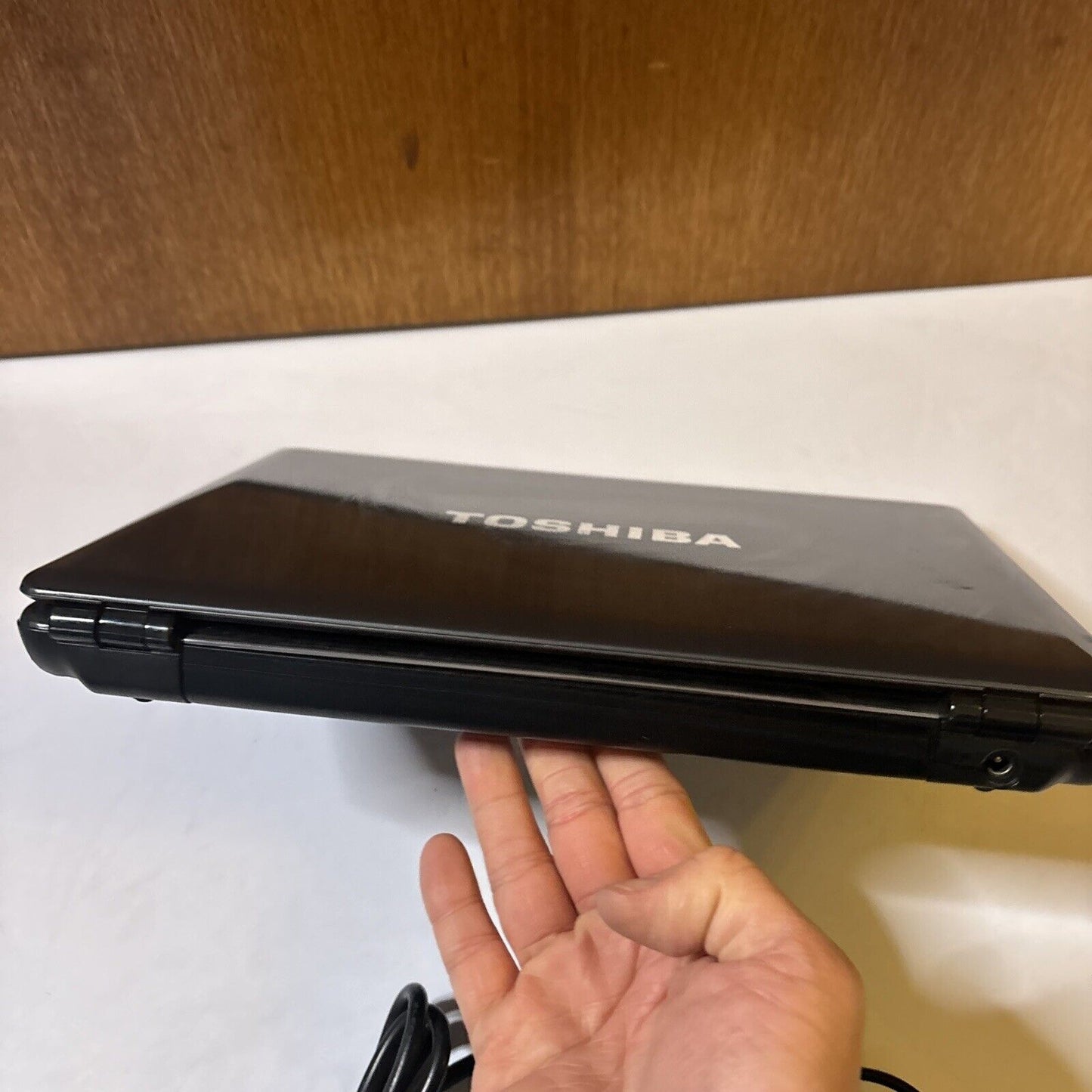 Toshiba Satellite 13" Laptop U400 Intel Core 2 Duo 400gb HDD 4GB RAM DVD Drive