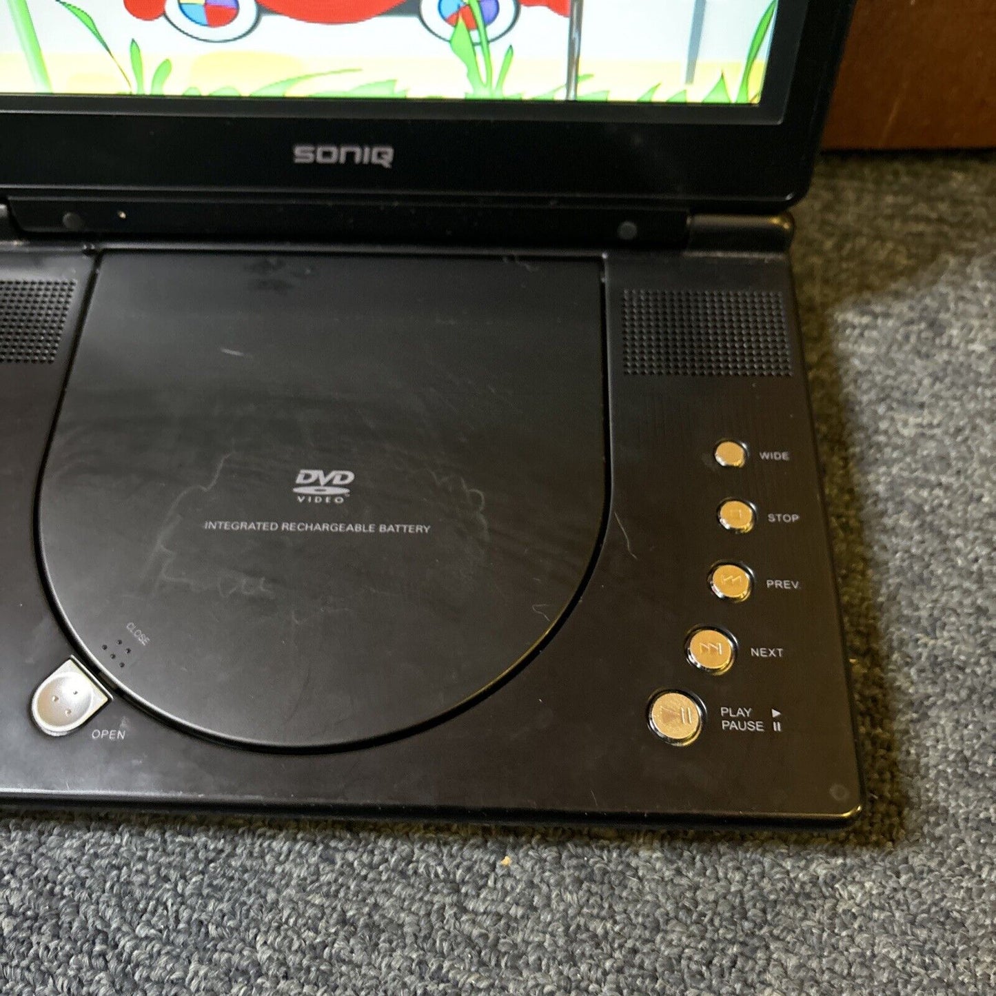 Soniq 9" DVD Portable Player PD90-AU Region 4