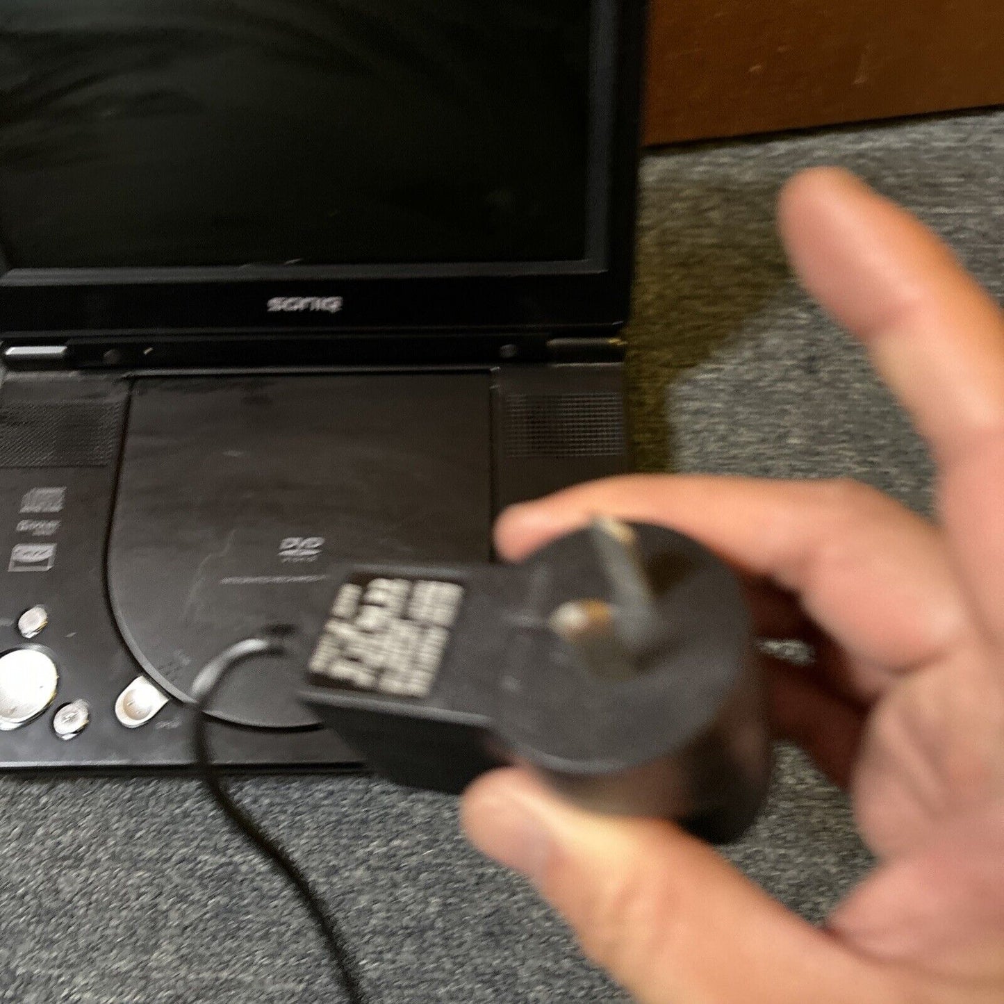 Soniq 9" DVD Portable Player PD90-AU Region 4