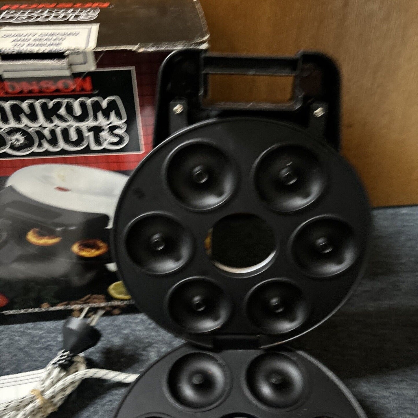 Ronson Dinkum Donuts Maker Model 8353