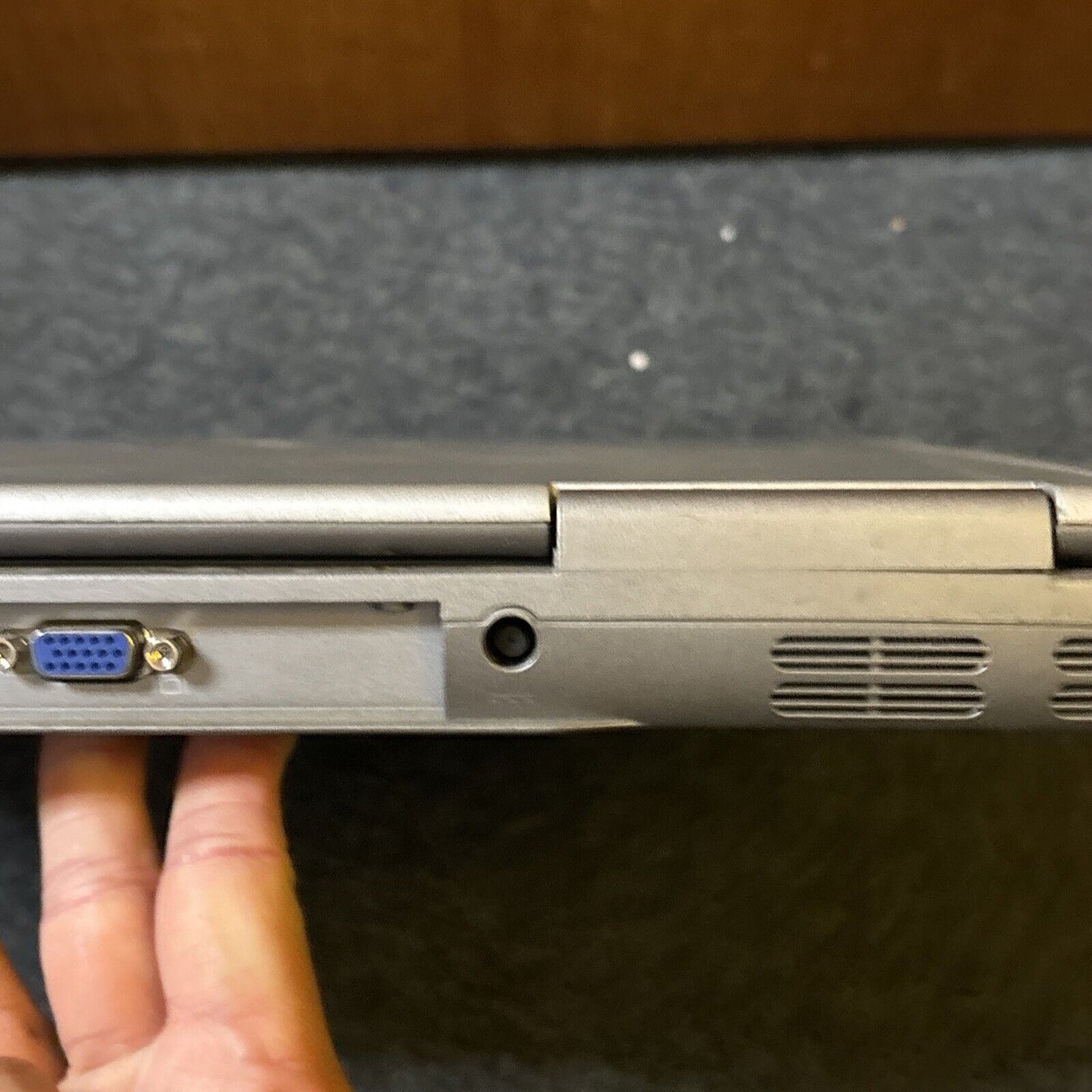 Dell Inspiron 8600 Laptop 768MB RAM 97gb HDD 3.5" Floppy Drive *No Battery*