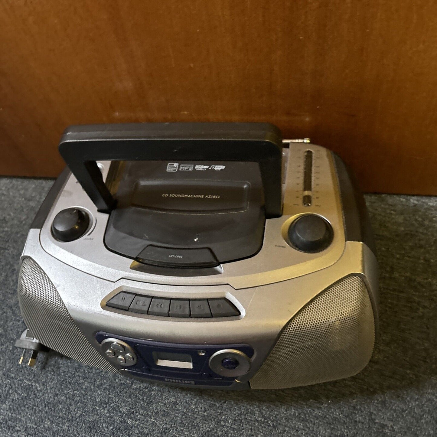 Philips CD Cassette Tape FM Radio USB Record SoundMachine AZ1852
