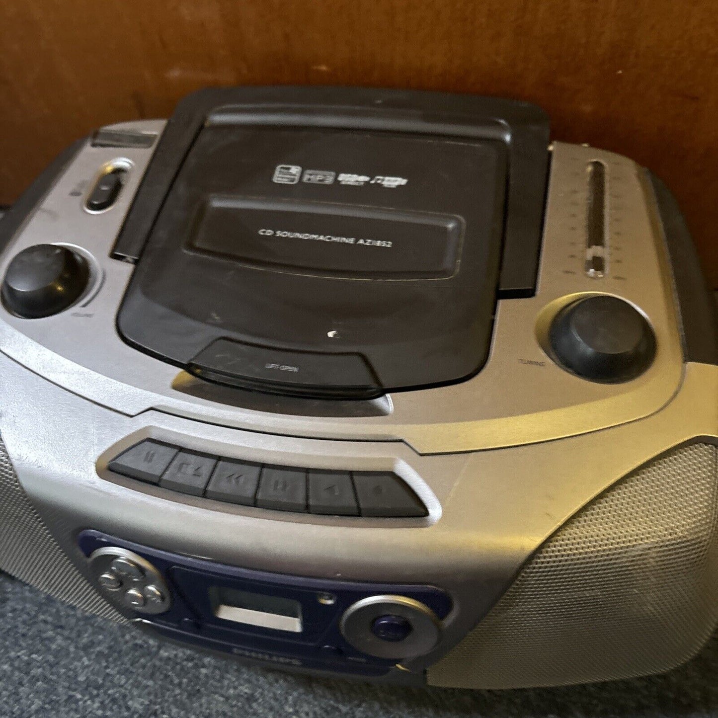 Philips CD Cassette Tape FM Radio USB Record SoundMachine AZ1852