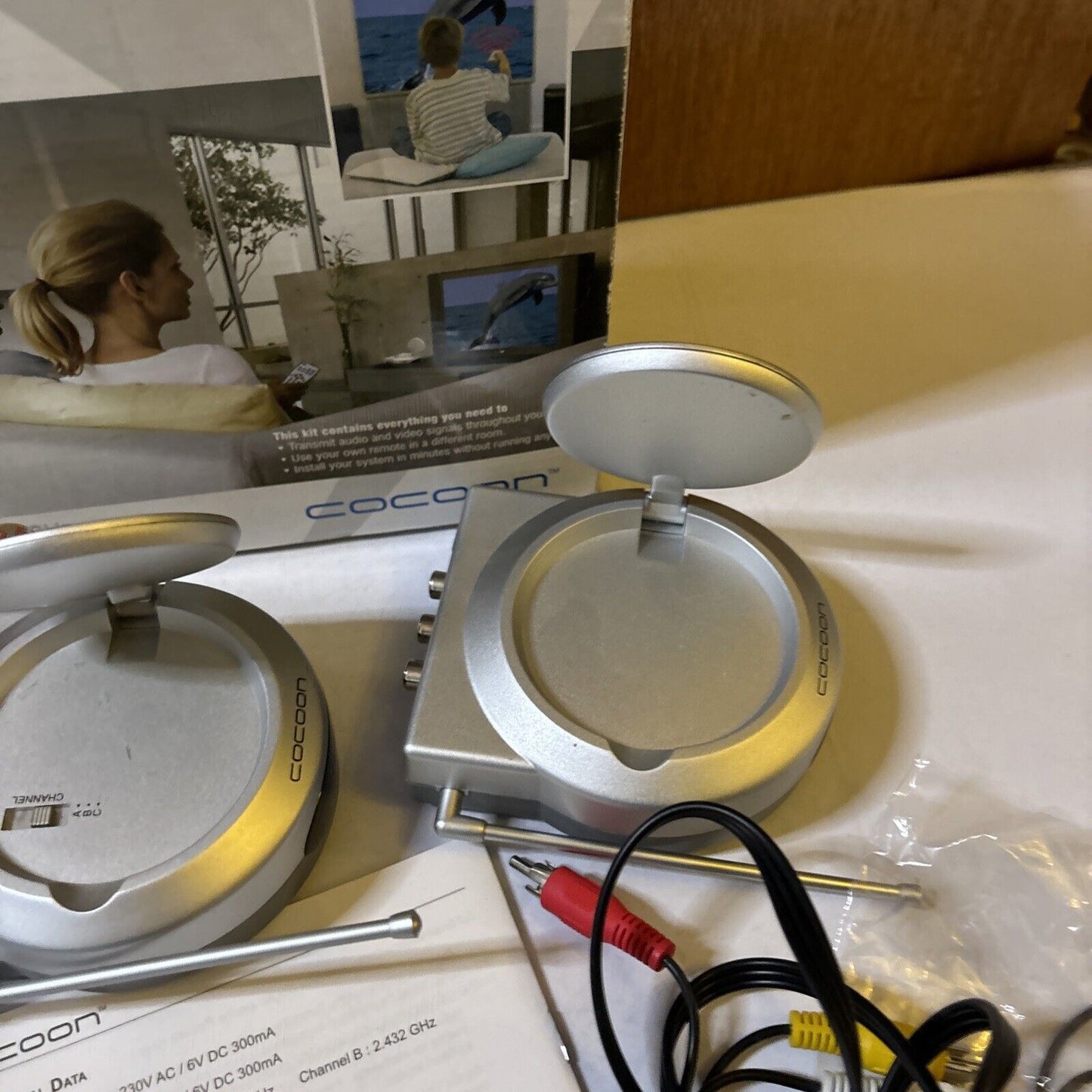 Cocoon 2.4Ghz AV Sender Wireless Audio & Video AVS50