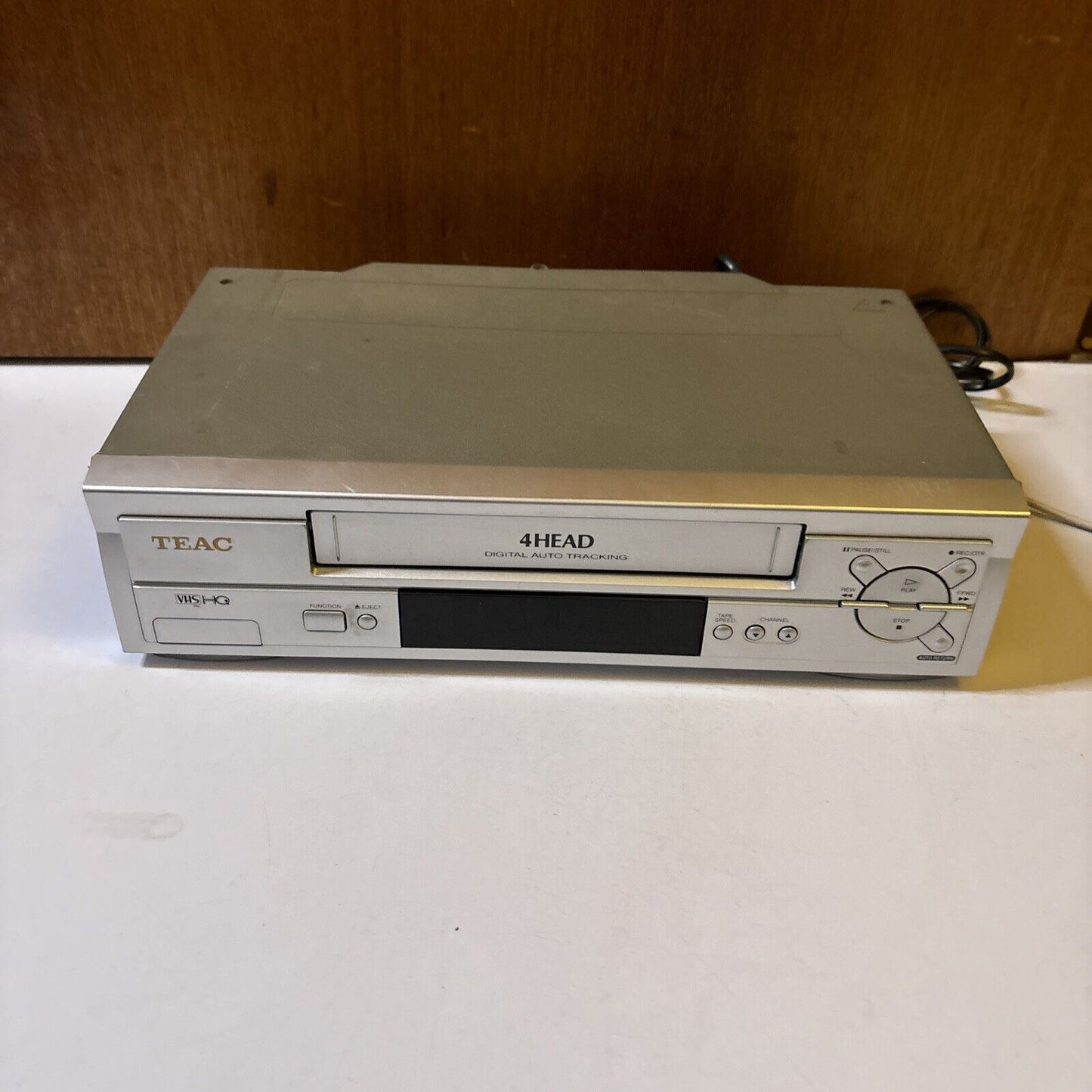 Teac Video Cassette VCR VHS Player MV-4098 *Noisy Picture - Requires Head Clean*