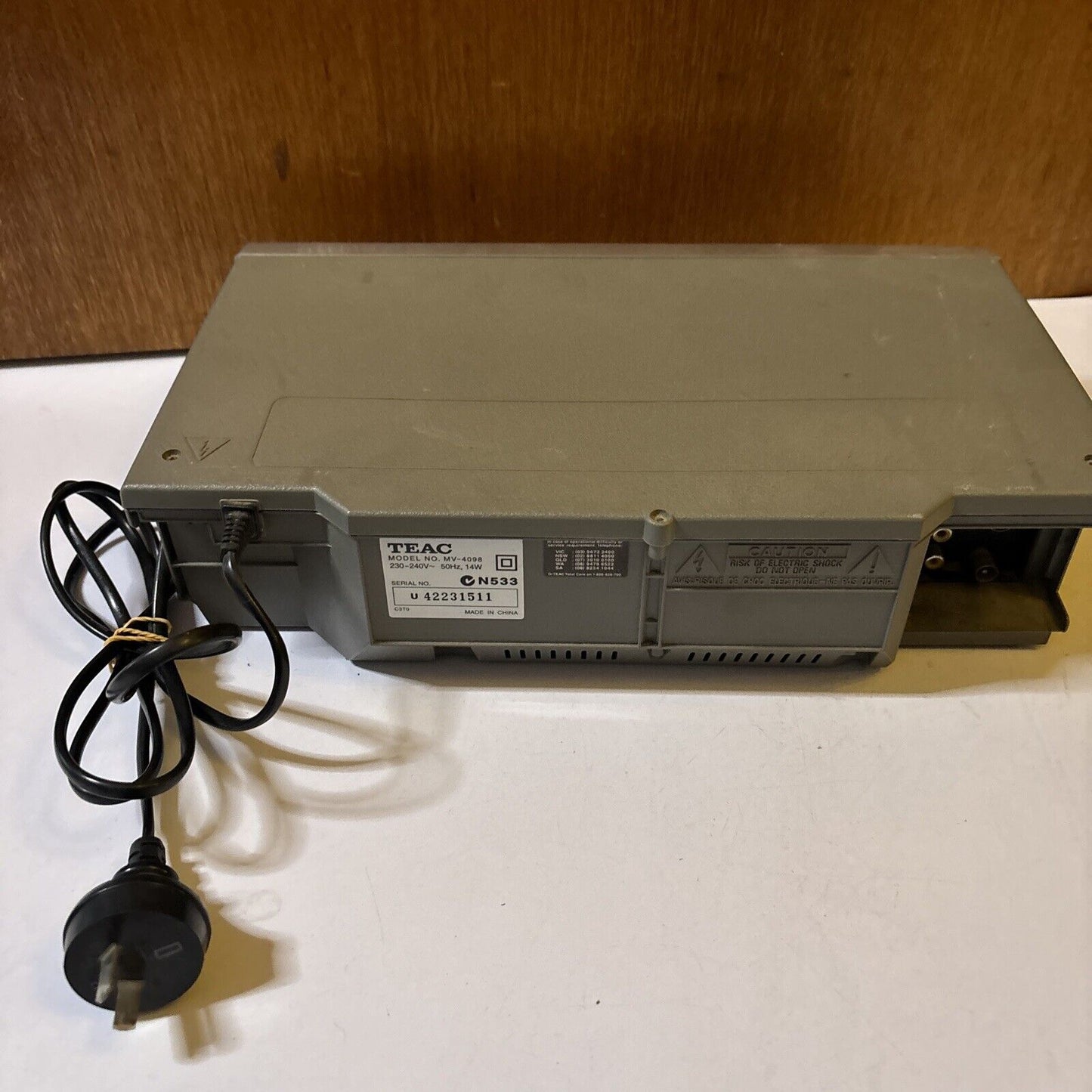 Teac Video Cassette VCR VHS Player MV-4098 *Noisy Picture - Requires Head Clean*