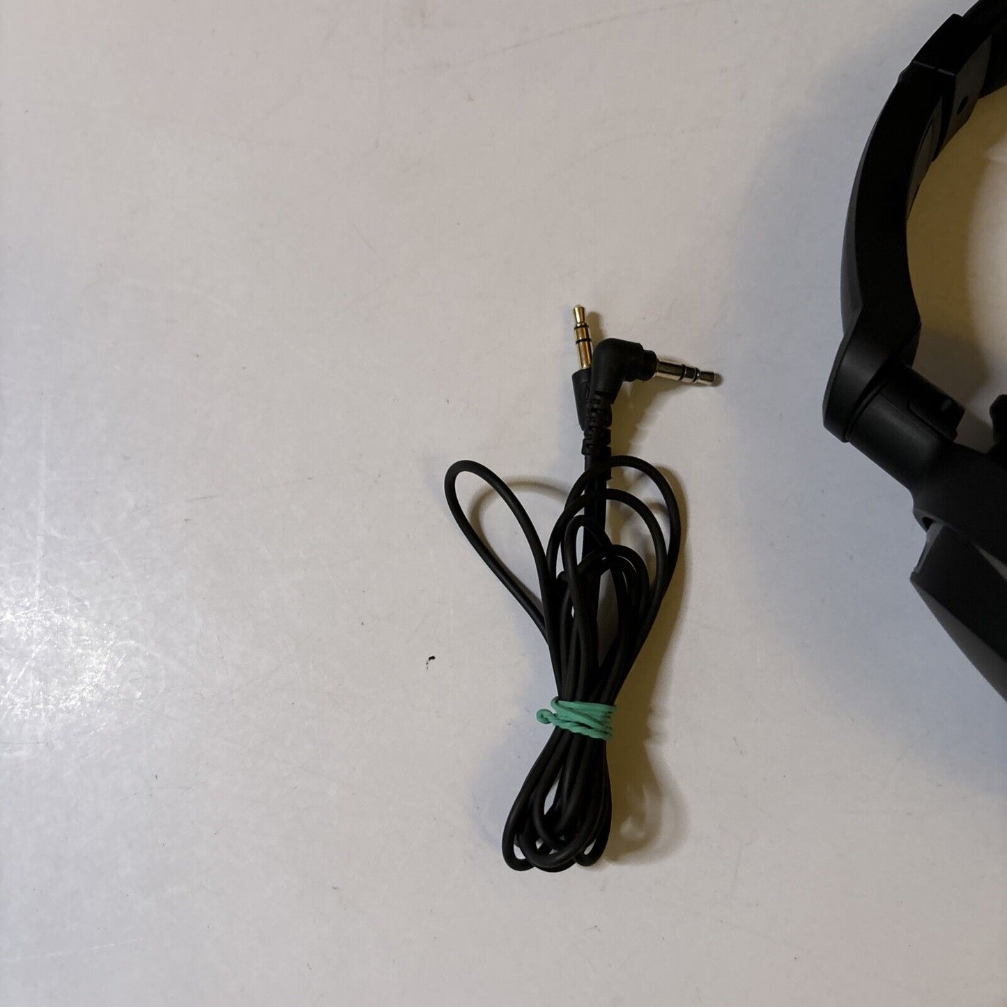 Audio Technica QuietPoint ATH-ANC9 Headphones Wired Active Noise Cancelling