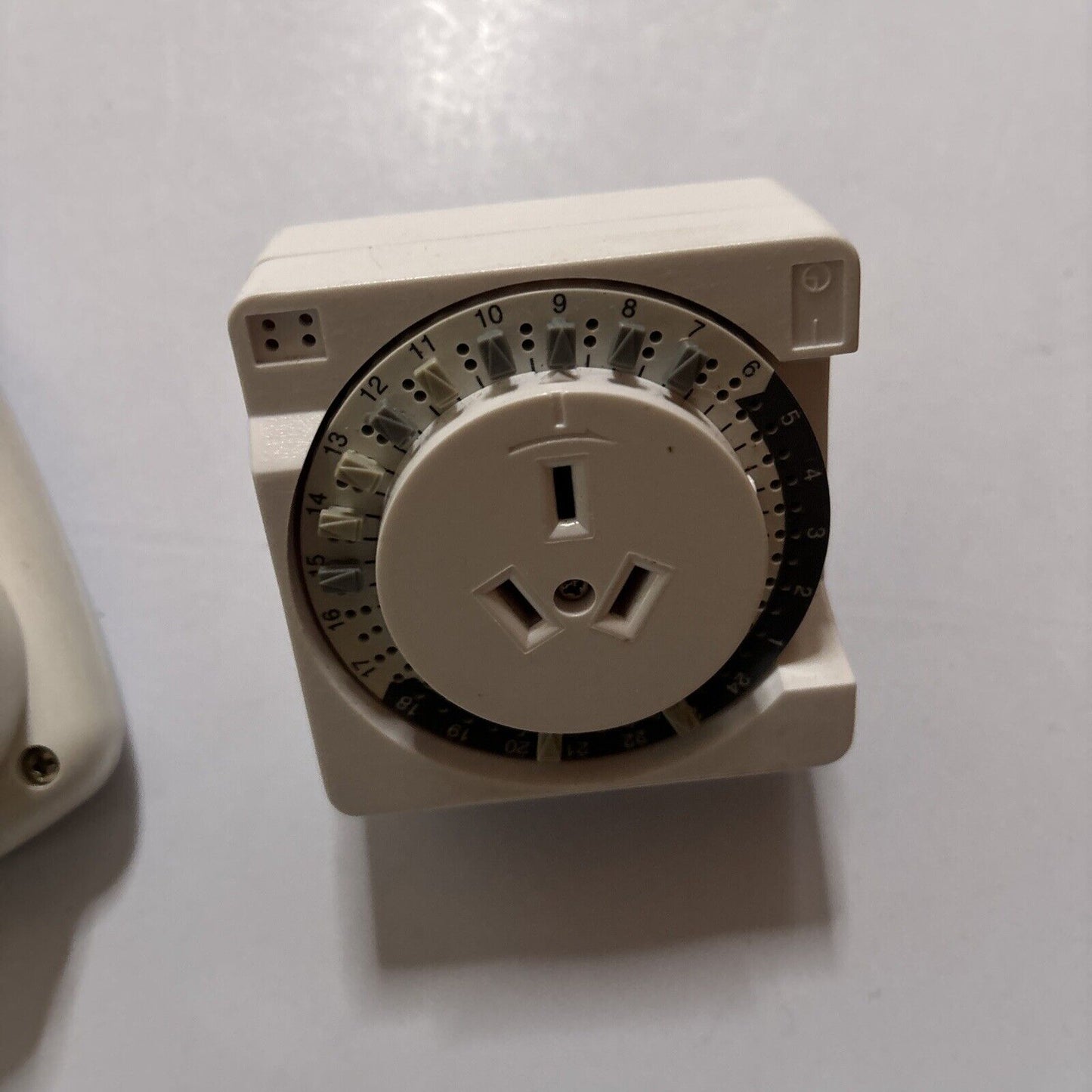 3x Analogue Electrical Timer: Crest, Kambrook, RingGrip