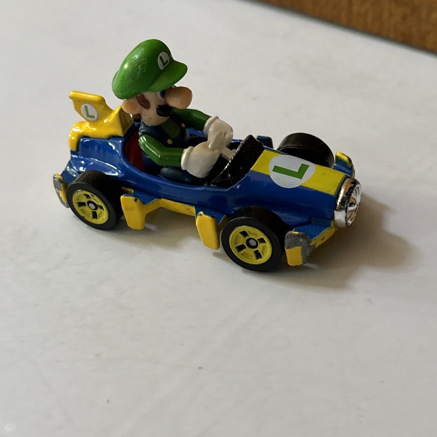 Luigi Cart Diecast Hot Wheel Mattel 2018 G5027