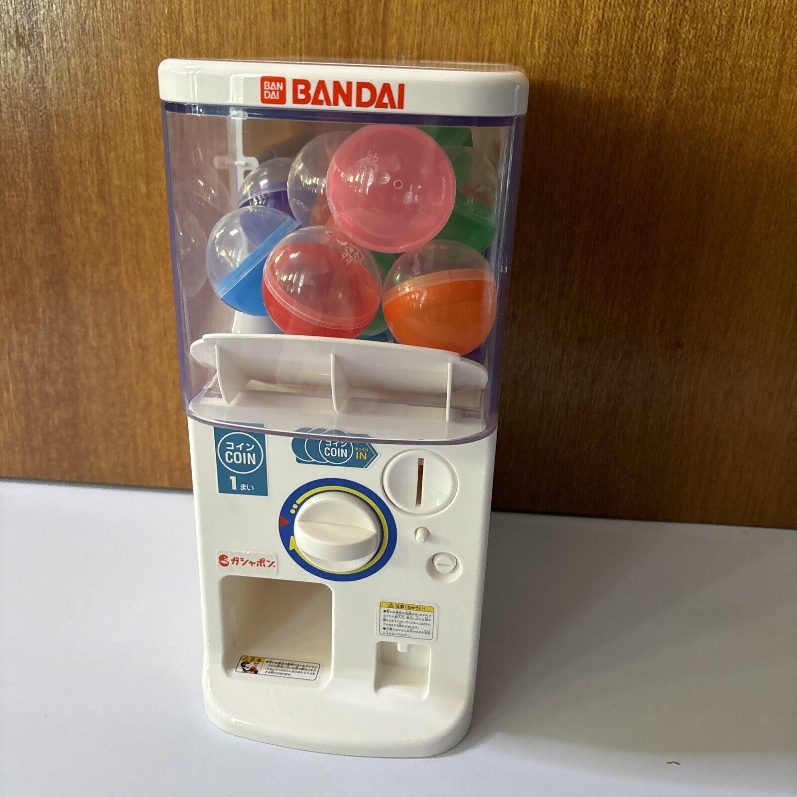 Bandai Gachapon Machine With 17 Balls – Retro Unit