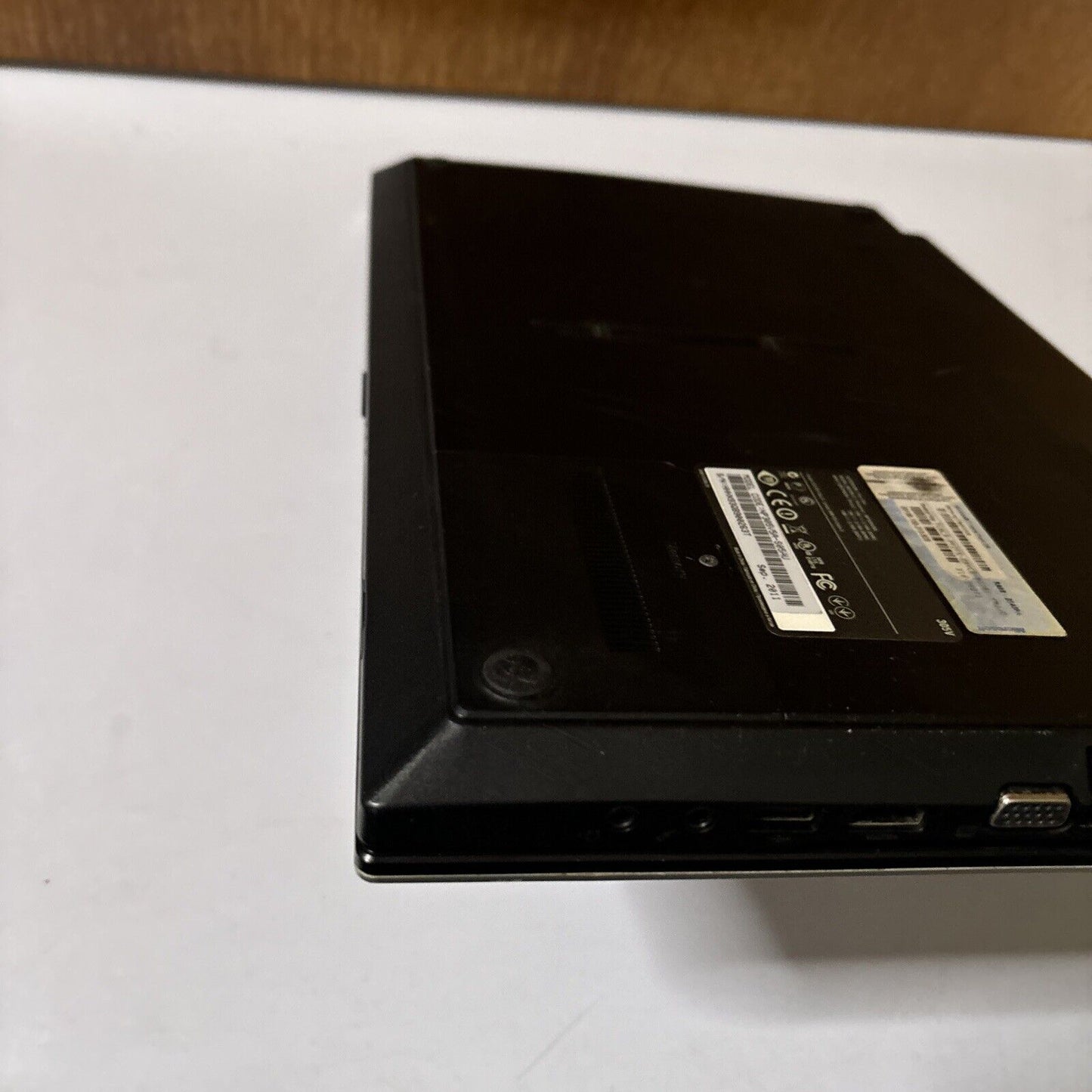 Samsung 15.6" Laptop NP305V5A 4GB RAM *For Parts Or Repair