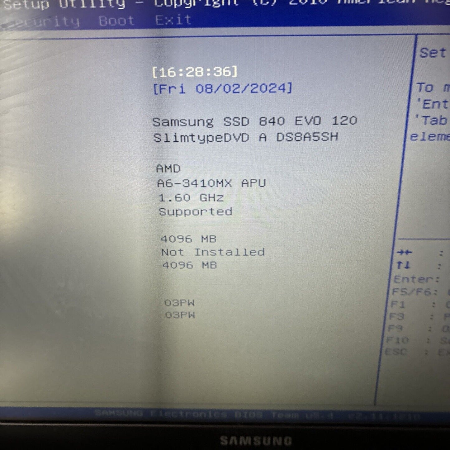 Samsung 15.6" Laptop NP305V5A 4GB RAM *For Parts Or Repair